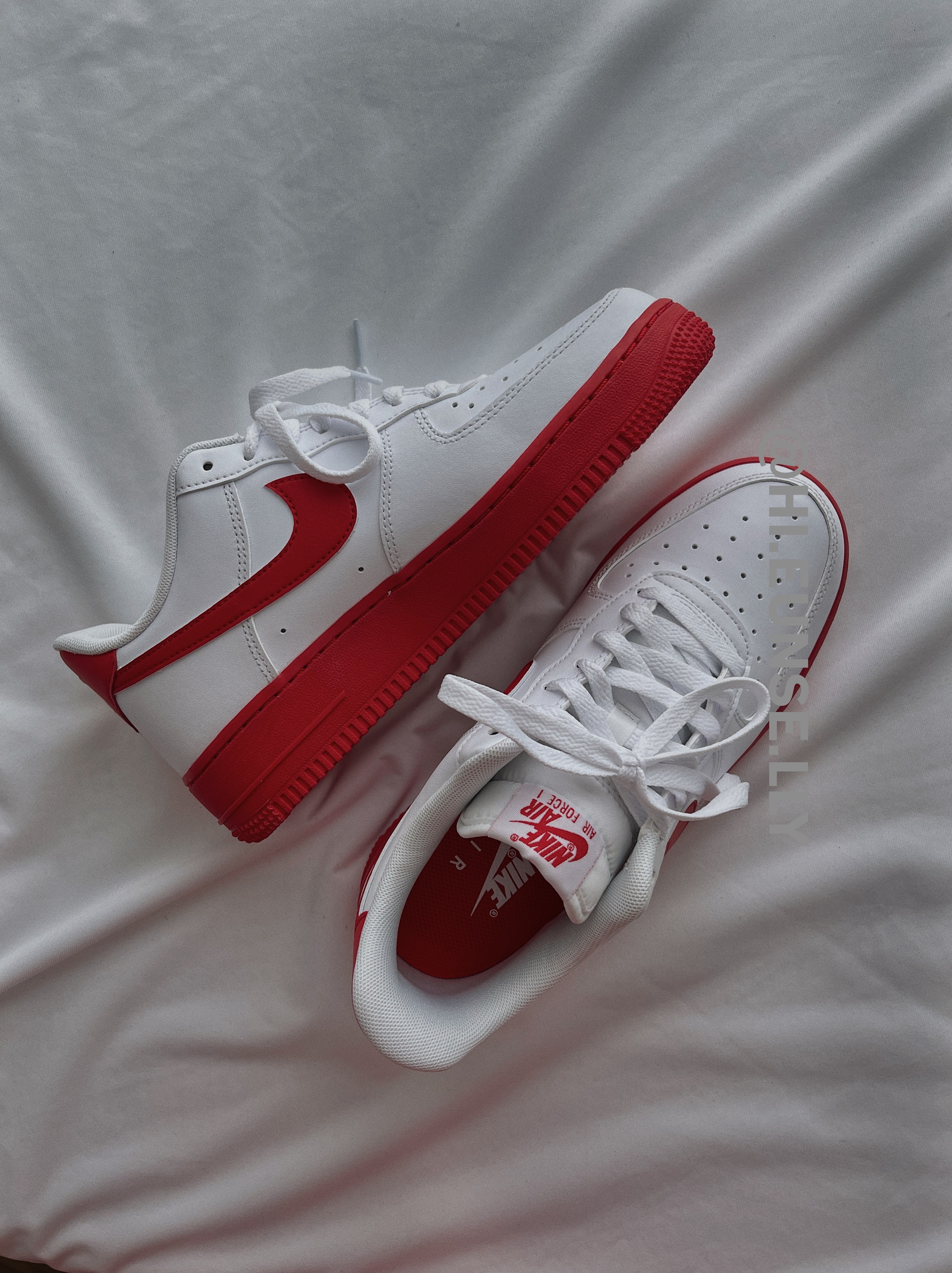 Nike Air Force 1 Low White Red Midsole 착용 스타일 - 3