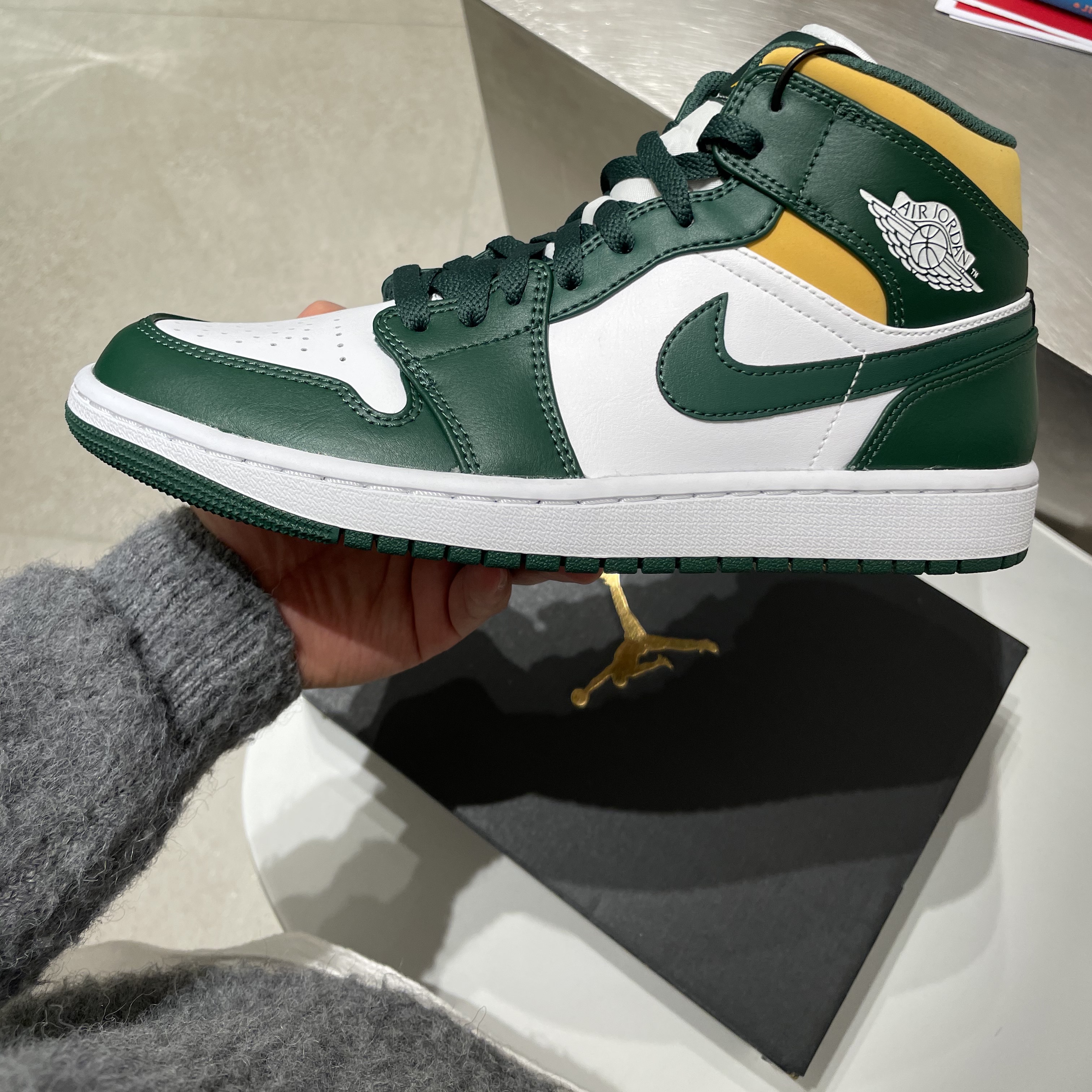 Jordan 1 Mid Sonics 2021 착용 스타일
