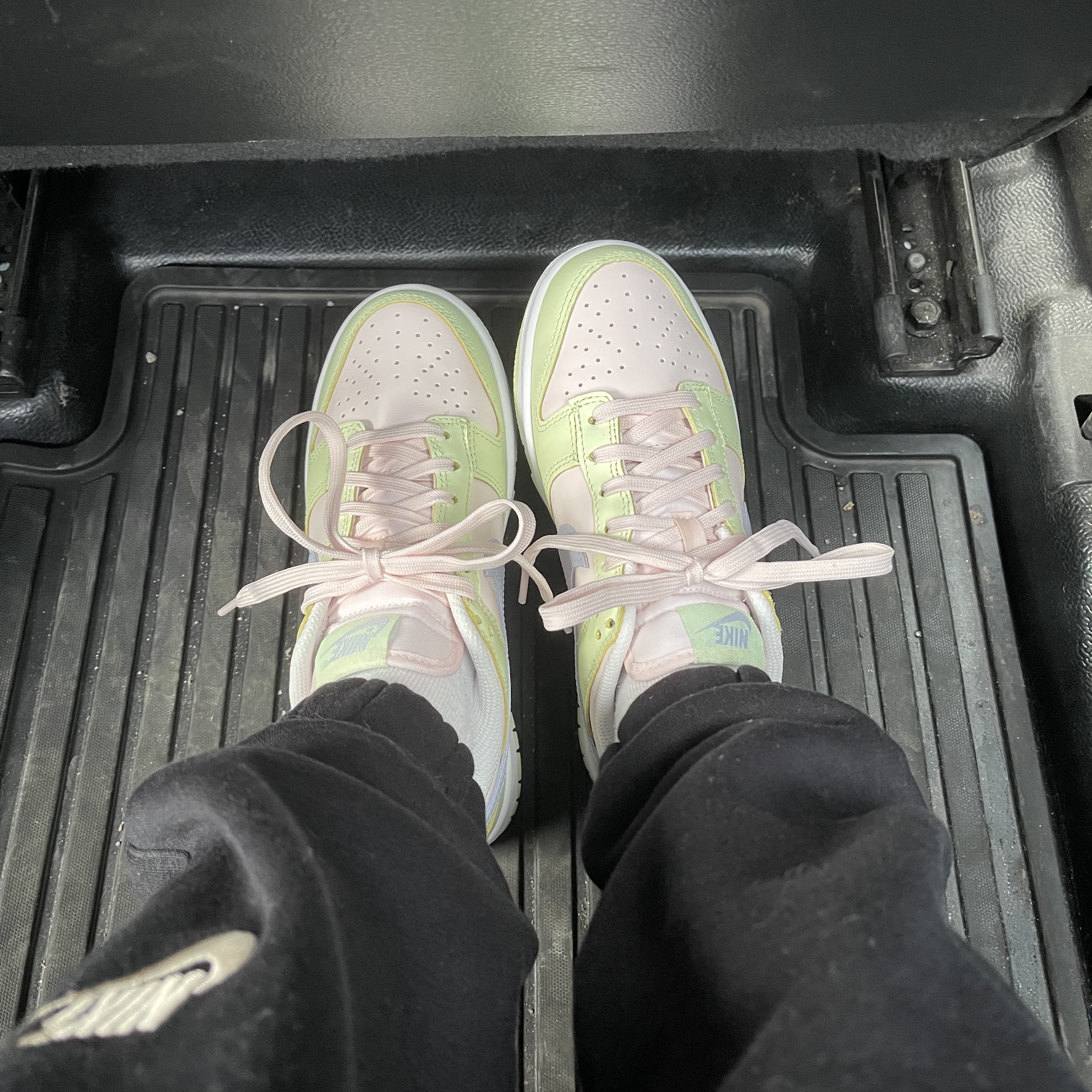 (W) Nike Dunk Low Light Soft Pink 착용 스타일