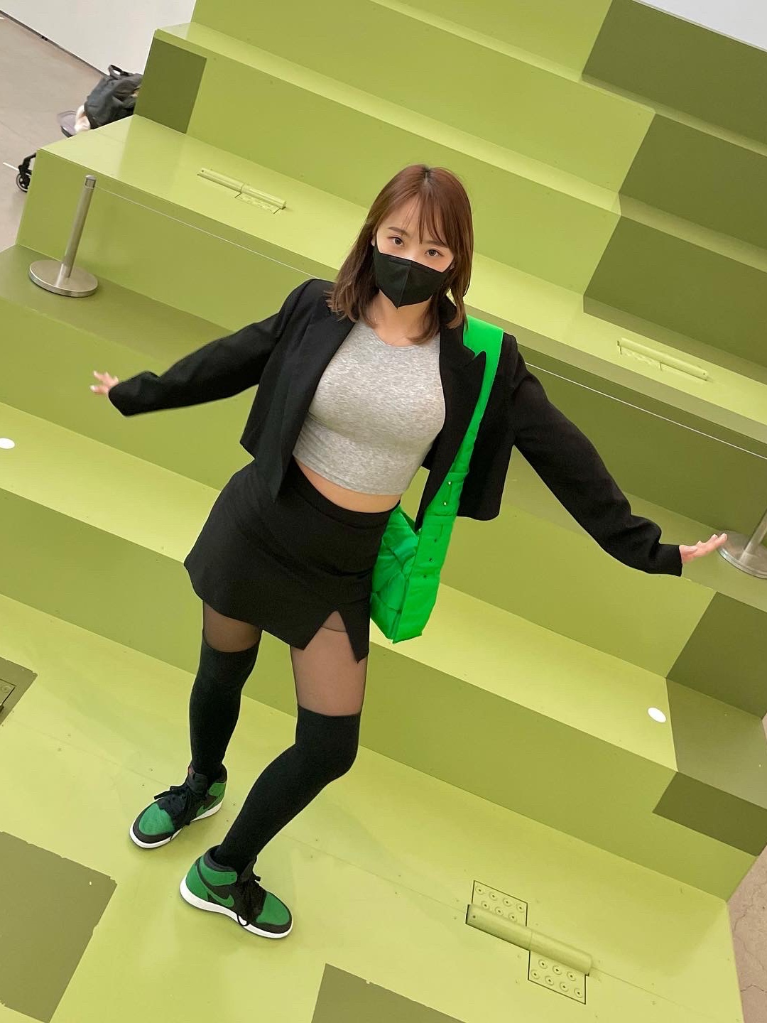 (GS) Jordan 1 Retro High OG Pine Green Black, Jordan 1 Retro High OG Pine Green Black 착용 스타일 - 1