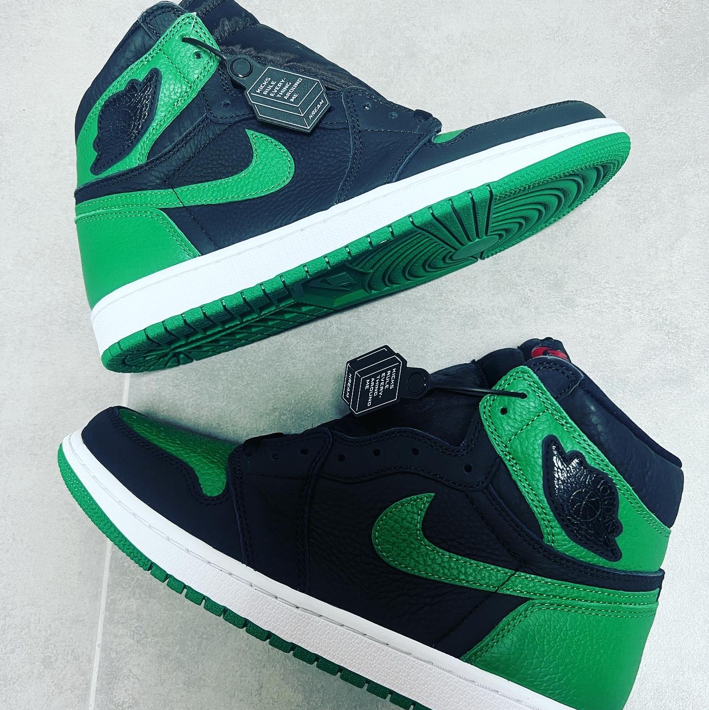 Jordan 1 Retro High OG Pine Green Black 착용 스타일 - 2