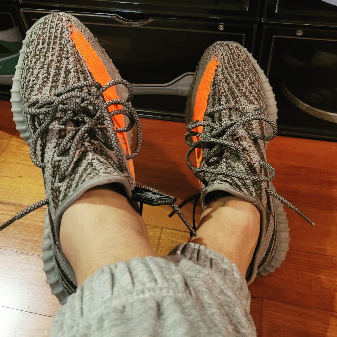 Adidas Yeezy Boost 350 V2 Beluga - Reflective 착용 스타일 - 3