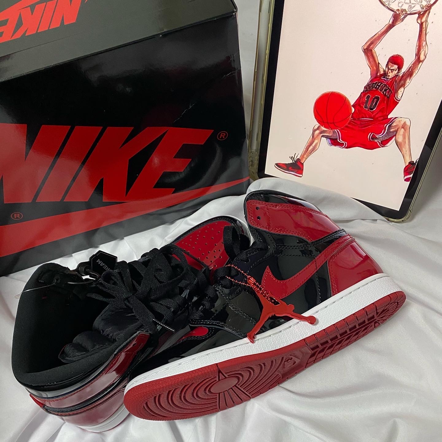 Jordan 1 Retro High OG Patent Bred, IAB Studio x Lee Pigment Sweatshirt Indigo Navy 착용 스타일 - 2