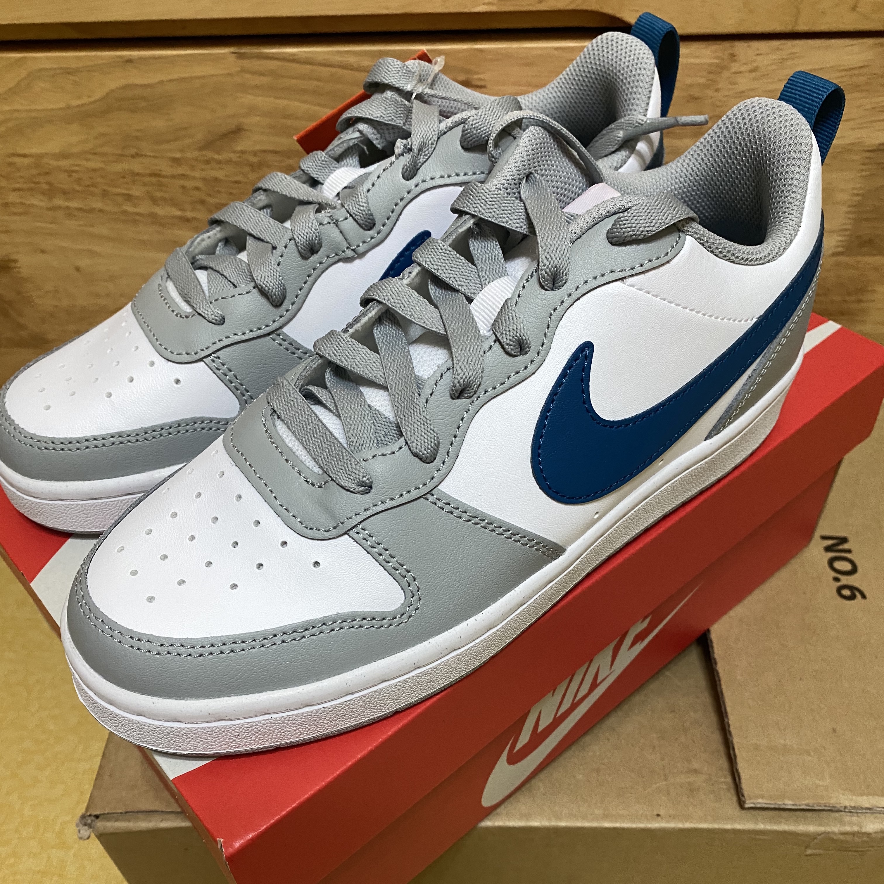 (GS) Nike Court Borough Low 2 Light Smoke Grey 착용 스타일 - 1