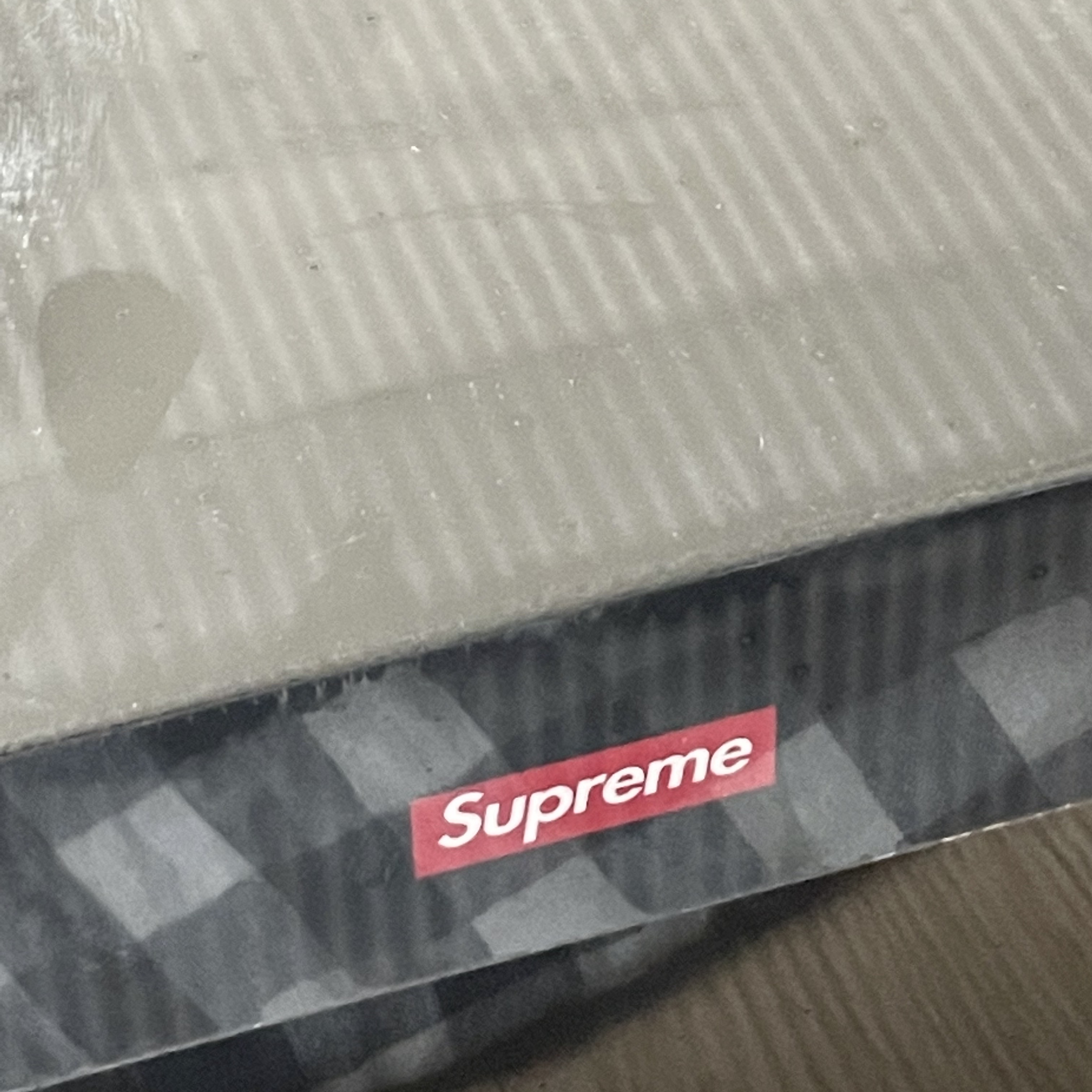 Nike x Supreme Air Force 1 Low White 착용 스타일 - 3