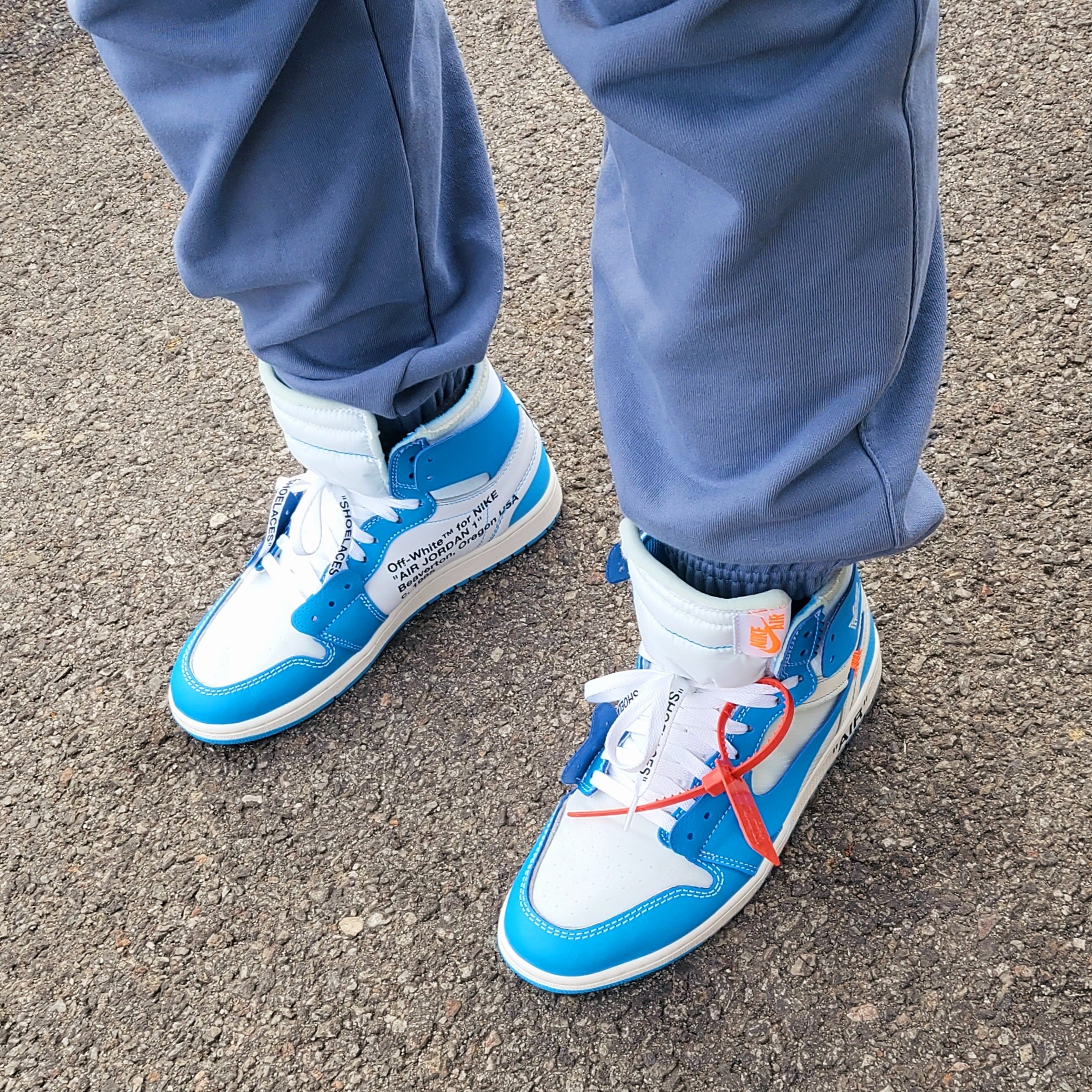 Jordan 1 x Off-White Retro High University Blue 착용 스타일 - 4