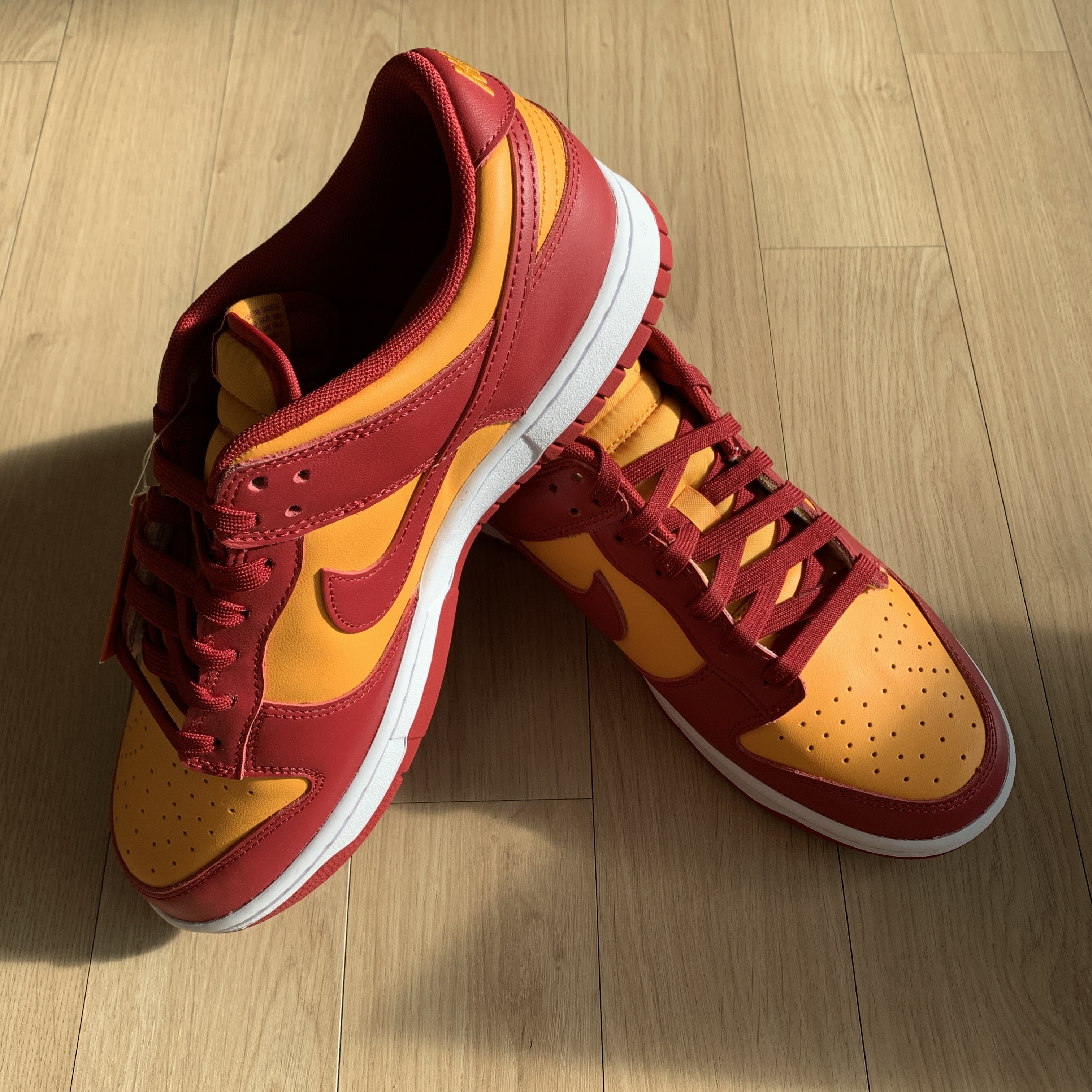Nike Dunk Low Retro Championship Gold 착용 스타일 - 2