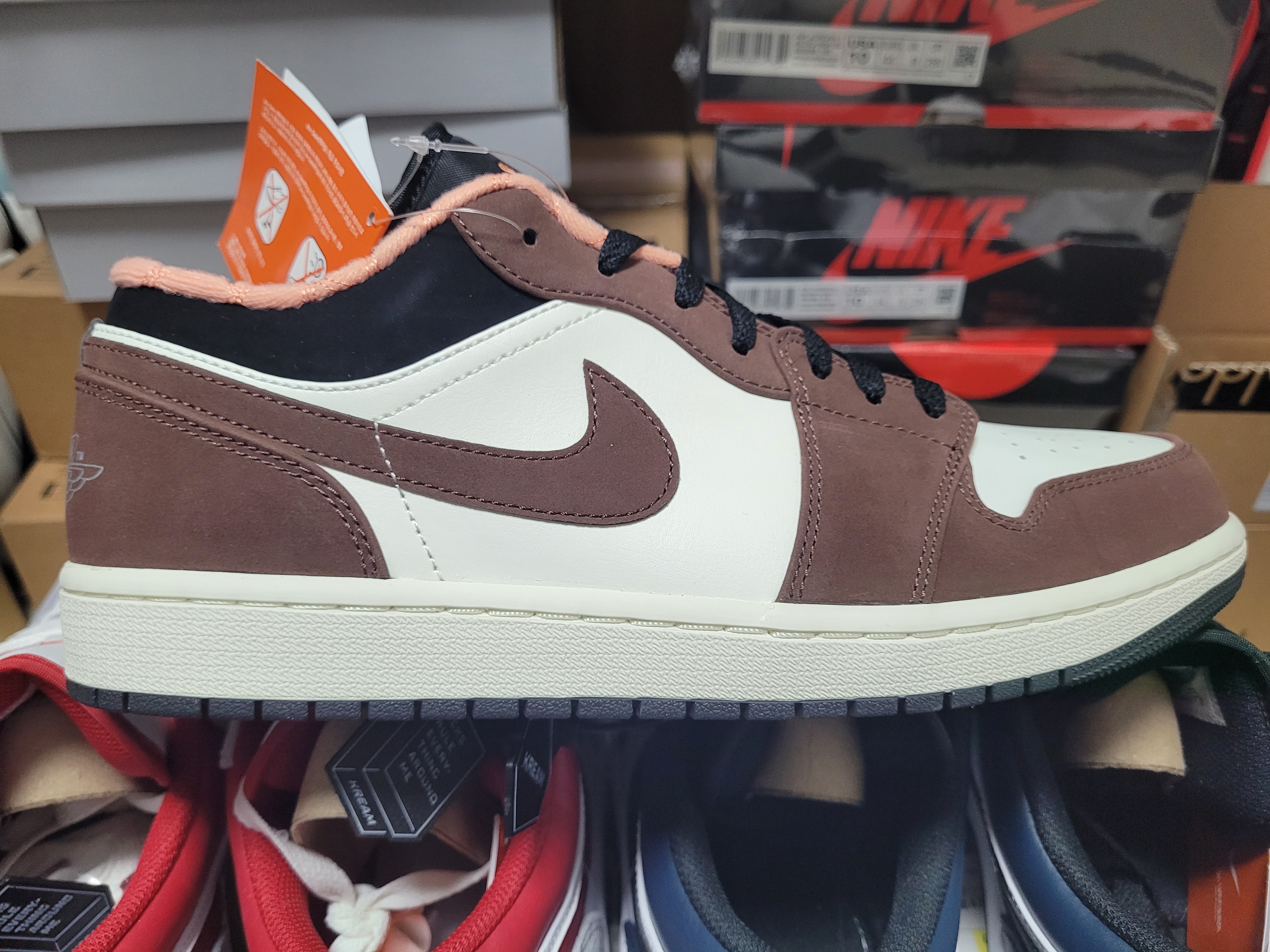 Jordan 1 Low SE Light Smoke Grey Gym Red, Jordan 1 Low Dark Teal 착용 스타일 - 3