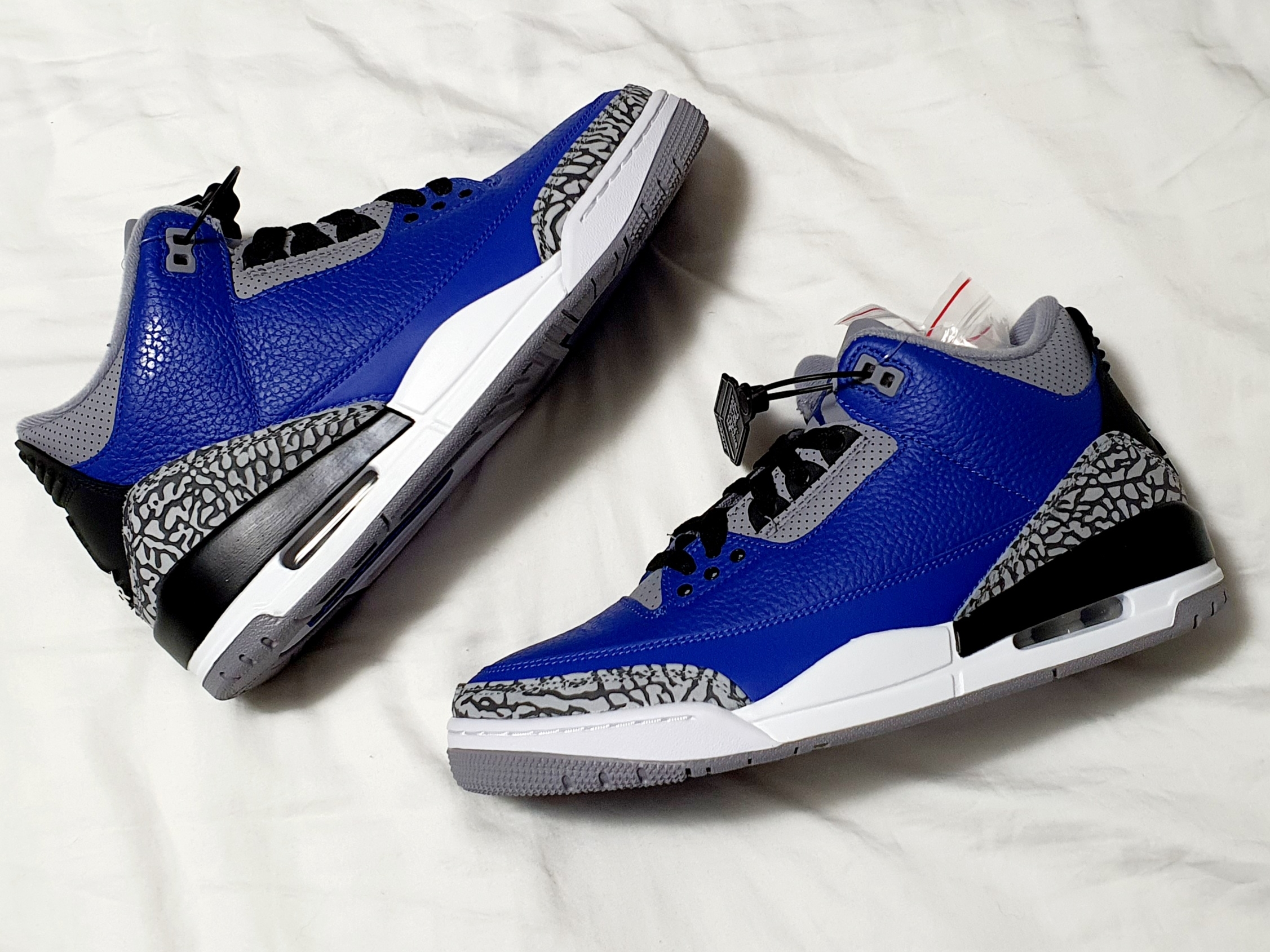Jordan 3 Retro Varsity Royal Cement 착용 스타일 - 2