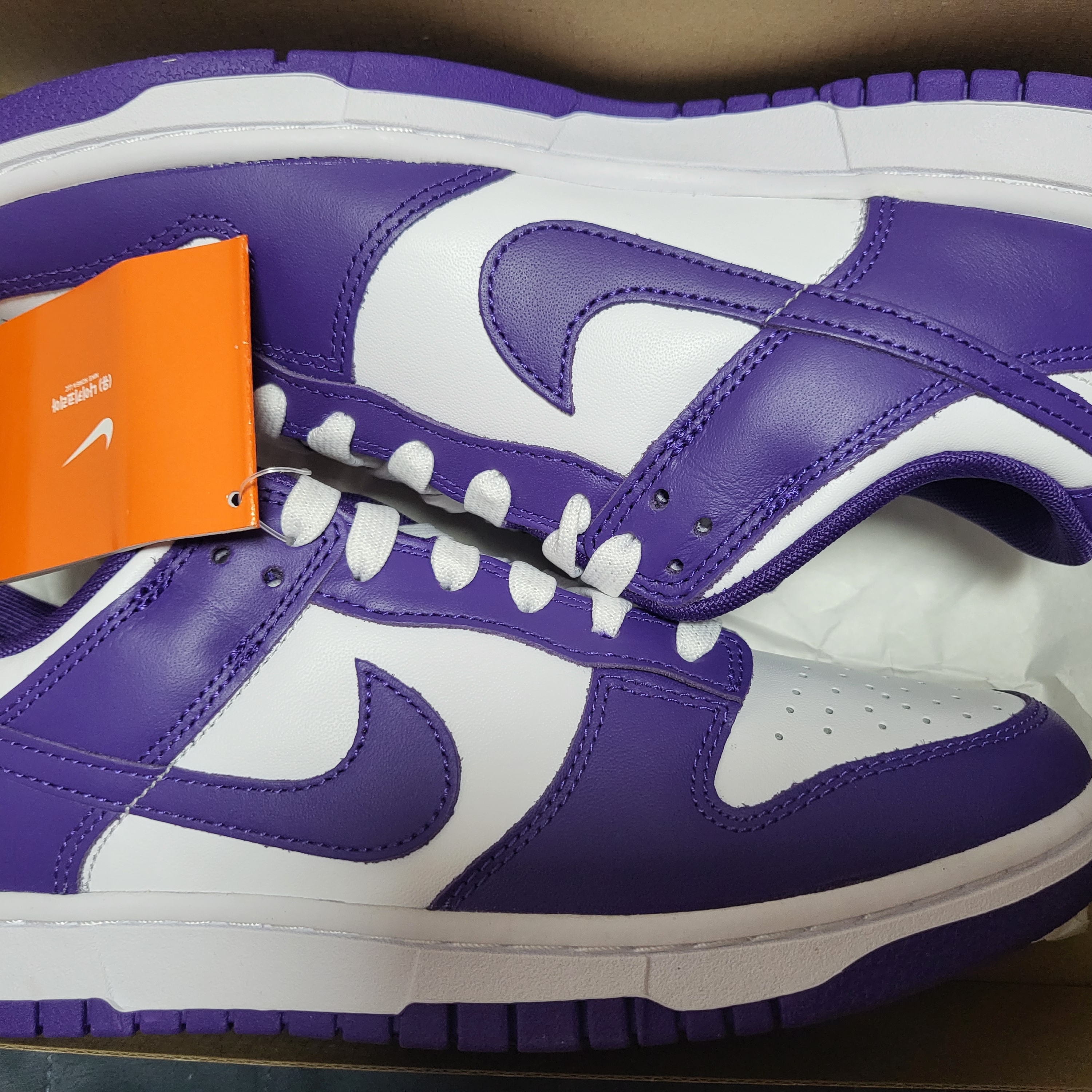 Nike Dunk Low Retro Championship Court Purple, Nike Air Force 1 Mid '07 White 착용 스타일 - 2