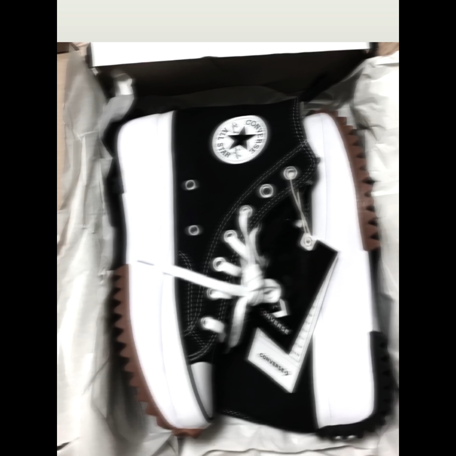 Converse Run Star Hike Hi Black White Gum 착용 스타일