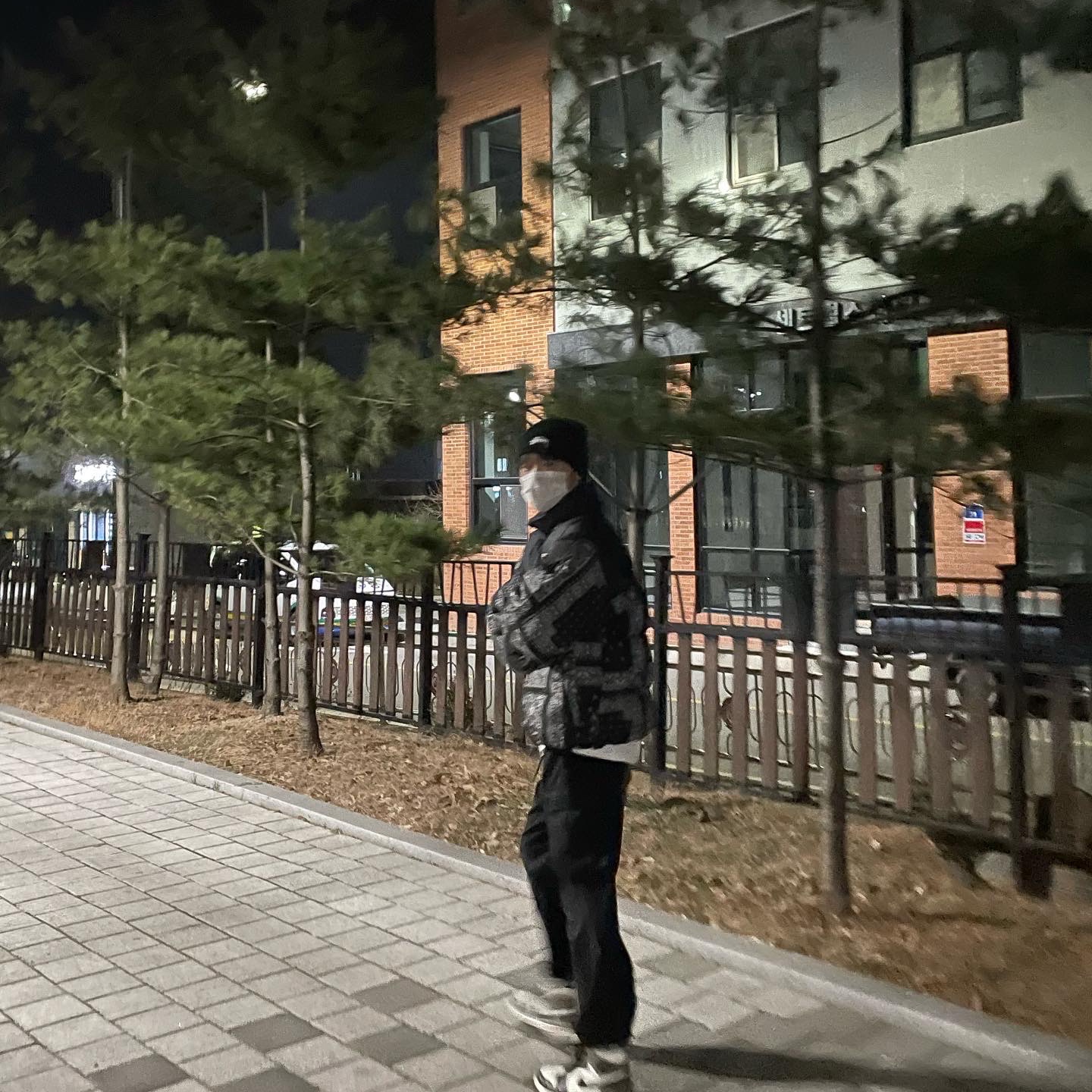 Jordan 1 Retro High OG Black Mocha, The North Face 1996 Novelty Nuptse Jacket Real Black - 21FW 착용 스타일 - 2