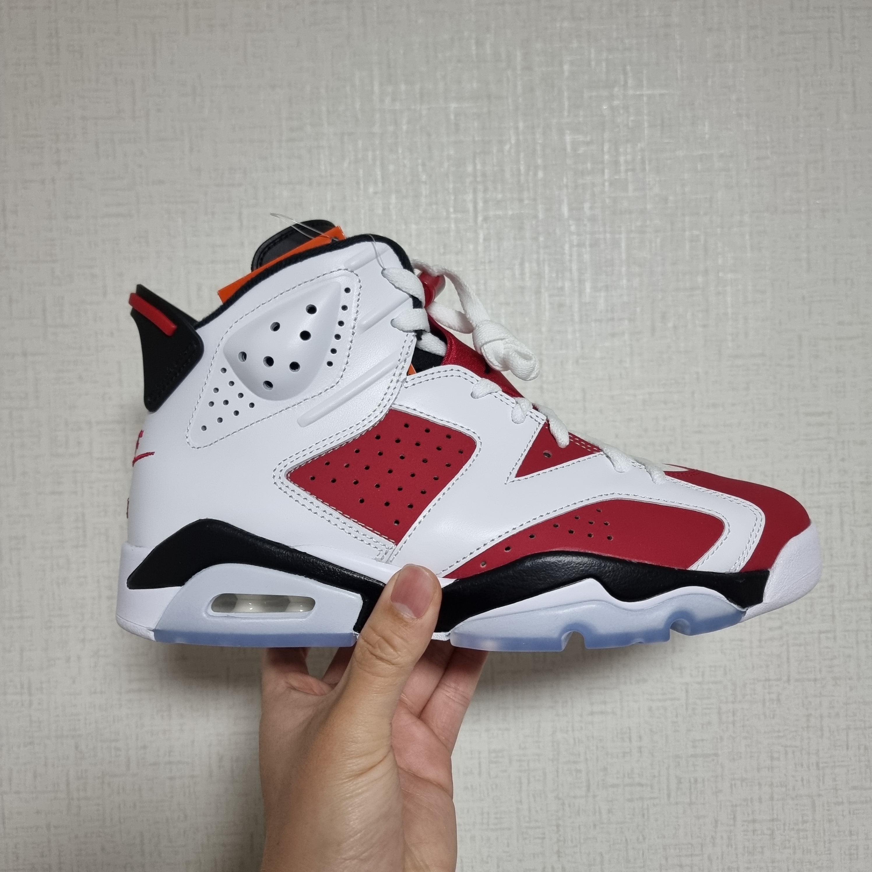 Jordan 6 Retro Carmine 2021 착용 스타일 - 3