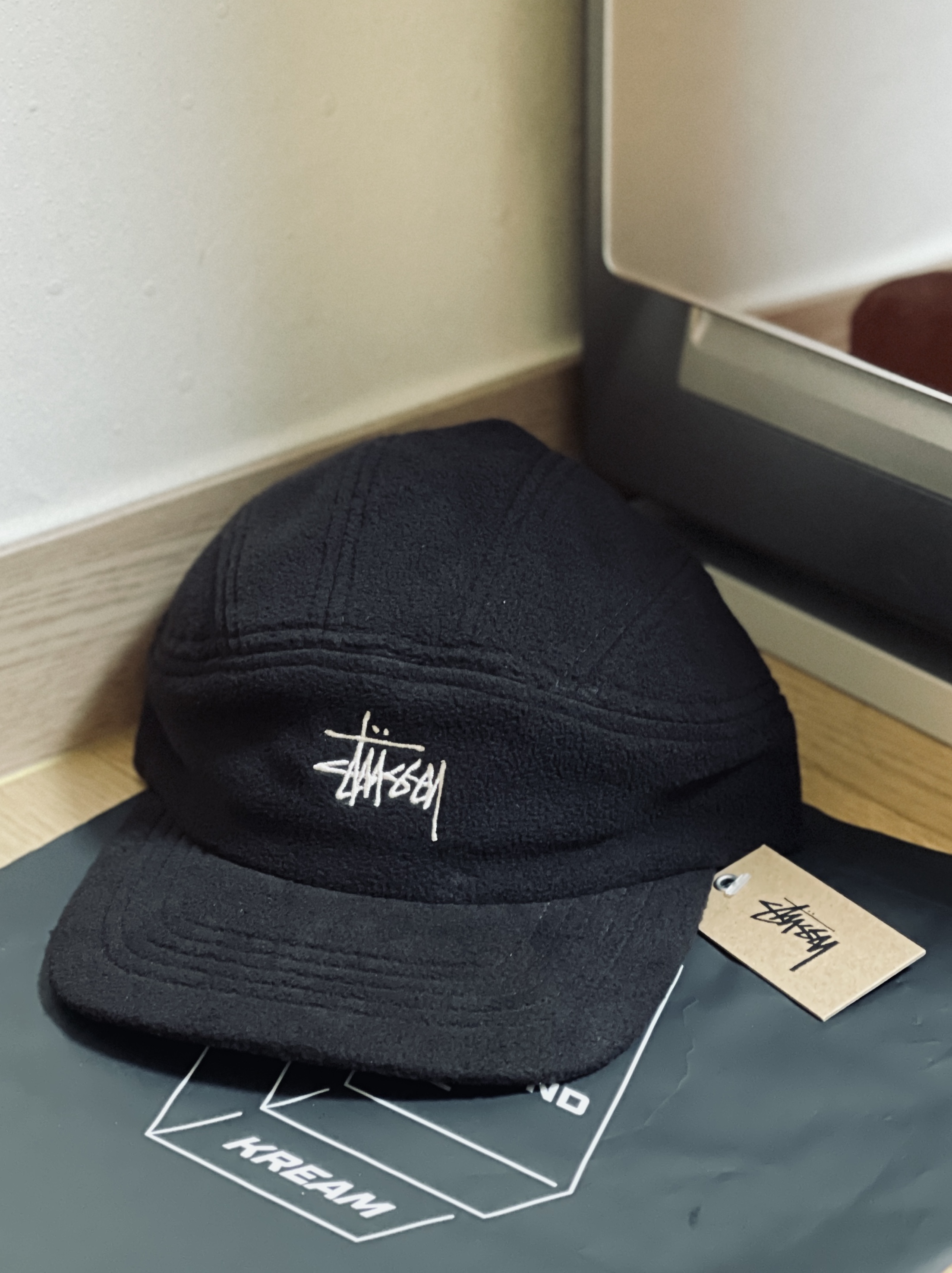 Stussy Polar Fleece Panel Runner Cap Black 착용 스타일