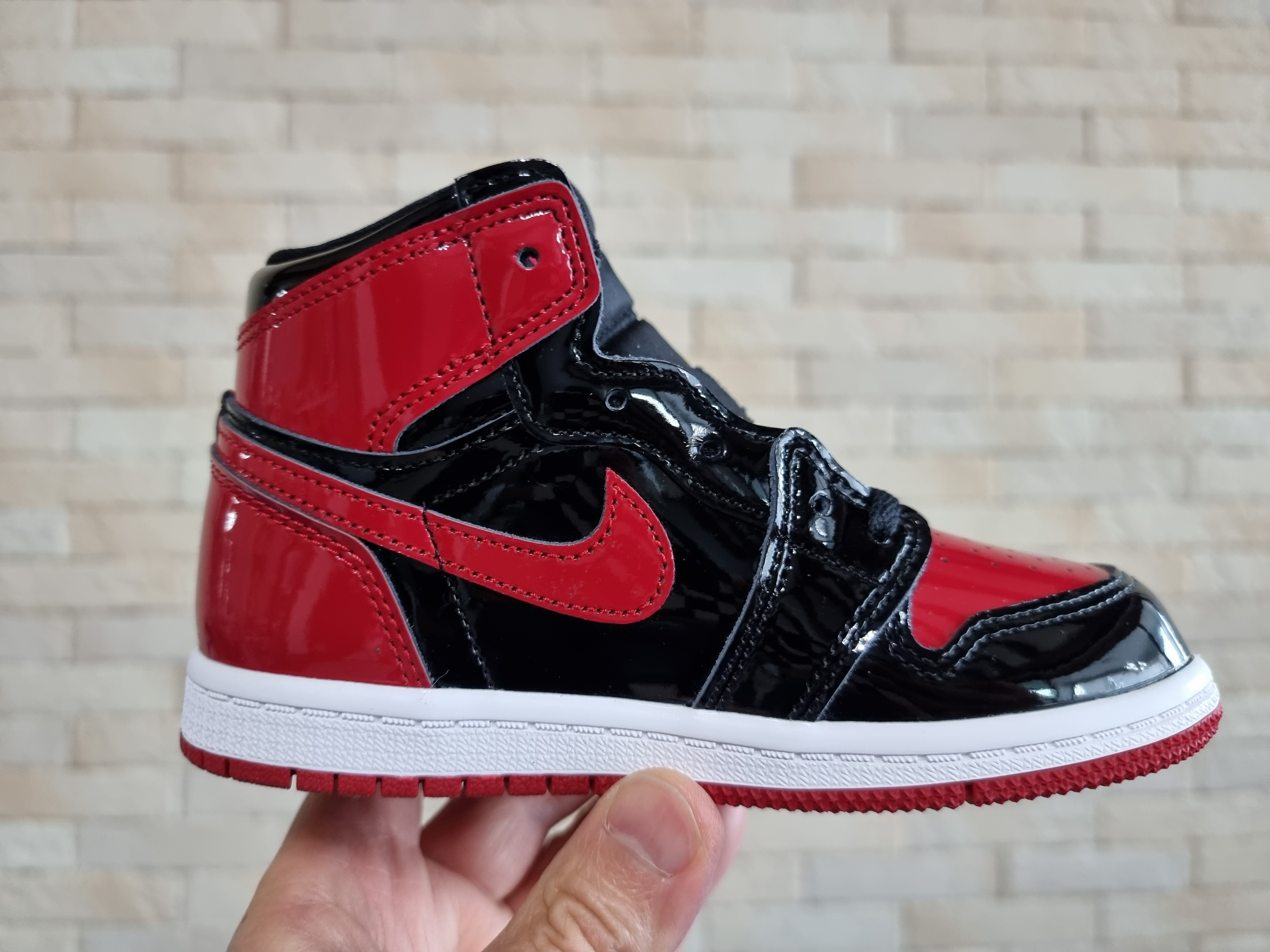 (TD) Jordan 1 Retro High OG Patent Bred 착용 스타일 - 2