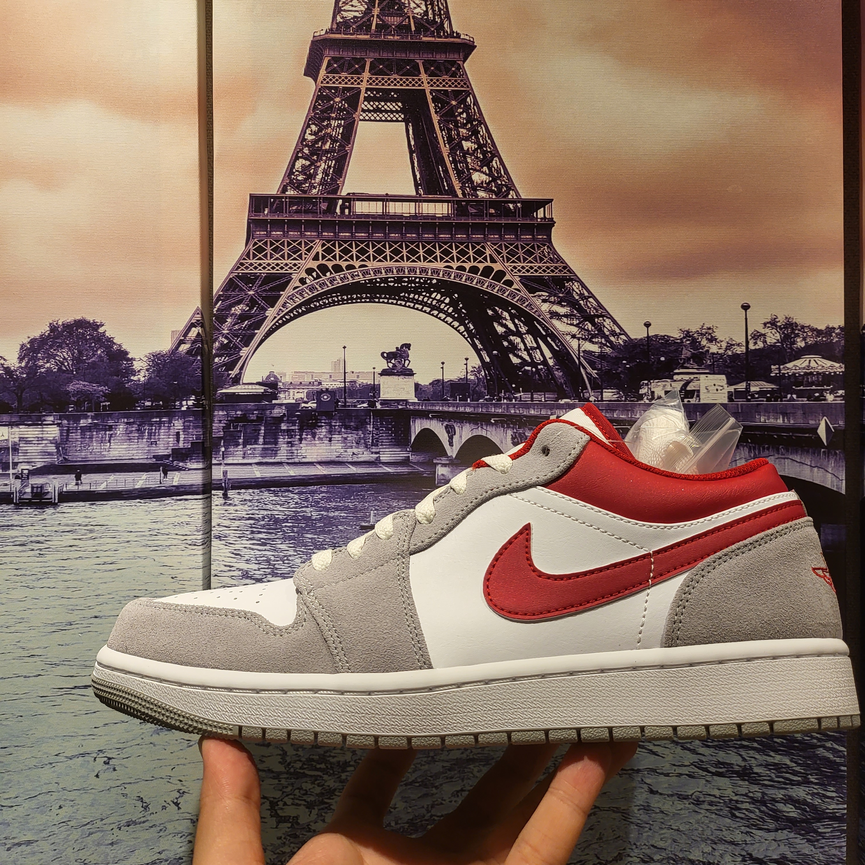 Jordan 1 Low SE Light Smoke Grey Gym Red 착용 스타일 - 5