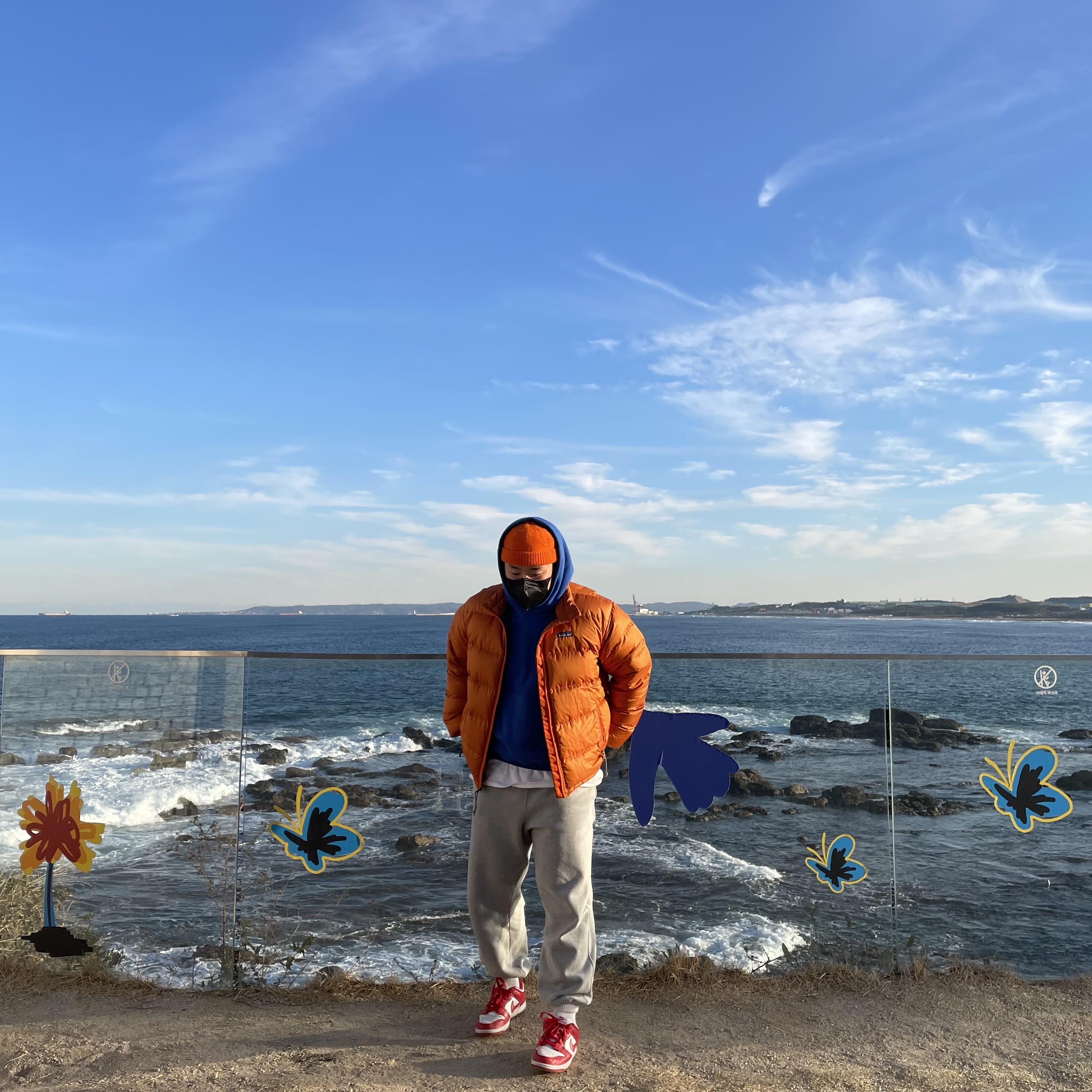 Nike Dunk Low SP University Red 2020, Yeezy Gap Hoodie Blue 착용 스타일