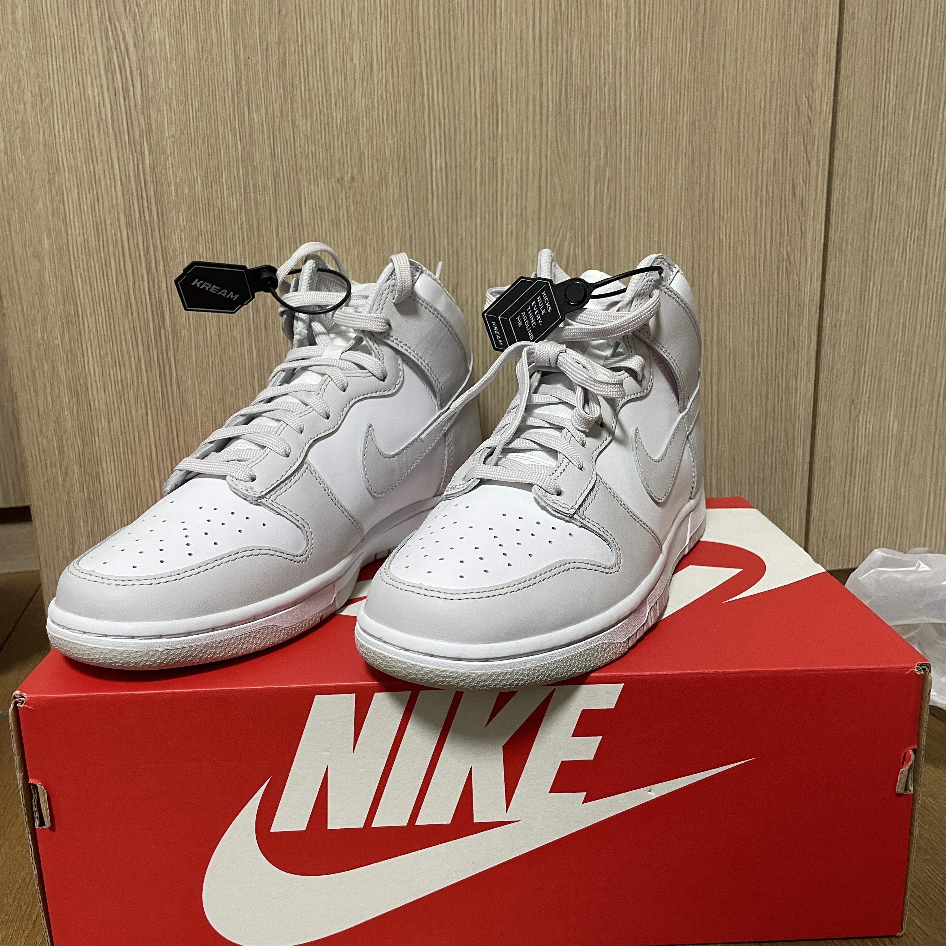 Nike Dunk High Retro Vast Grey 착용 스타일 - 2