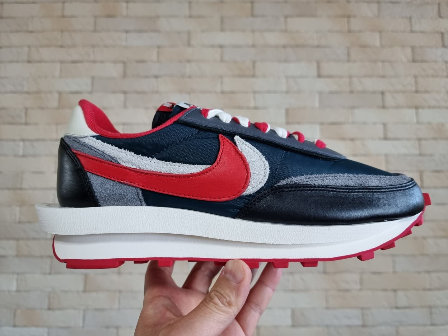 Nike x Sacai x Undercover LDWaffle Black Bright Citron, Nike x Sacai x Undercover LDWaffle Midnight Spruce University Red 착용 스타일 - 4