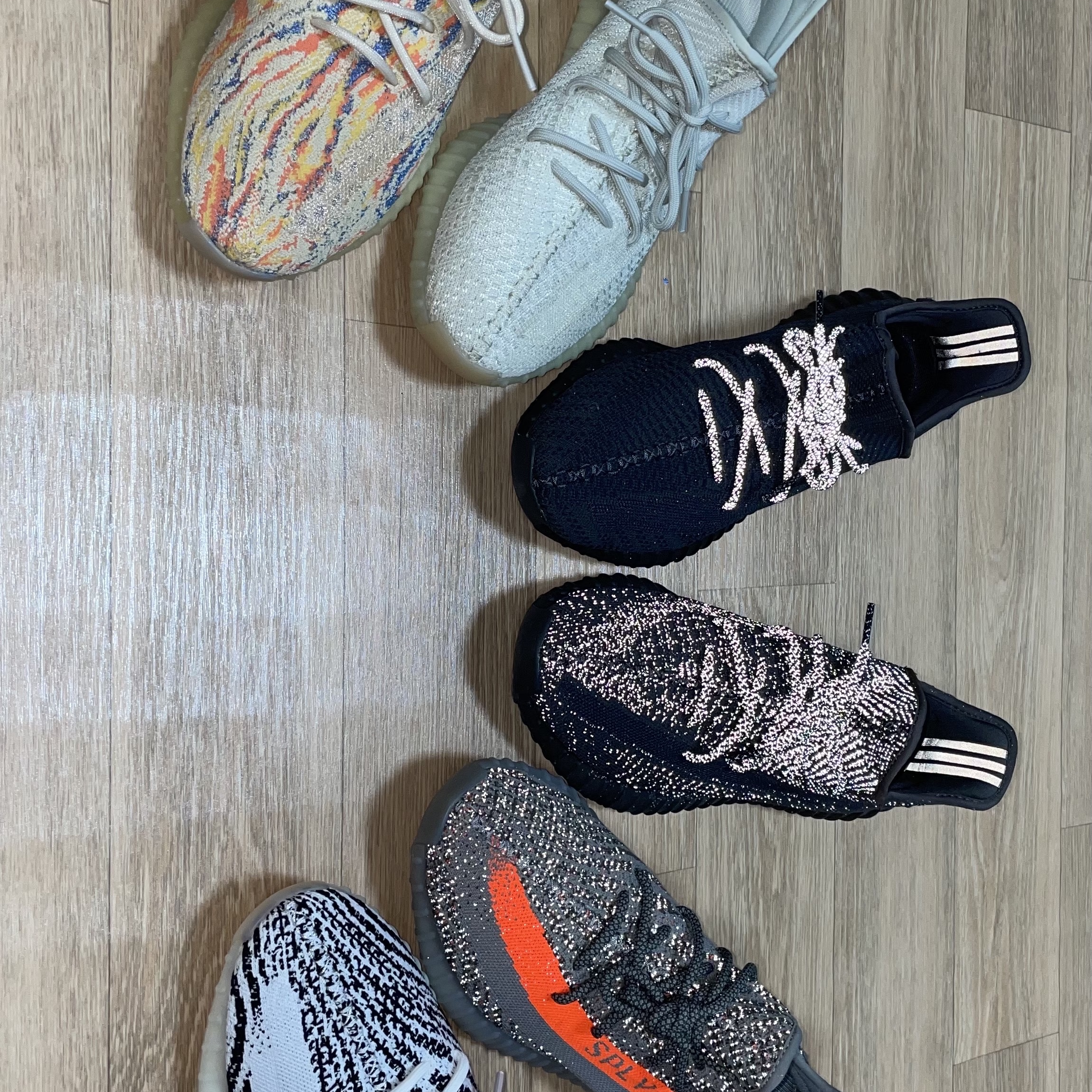 Adidas Yeezy Boost 350 V2 Blue Tint 2017, Adidas Yeezy Boost 350 V2 MX Rock 착용 스타일 - 3