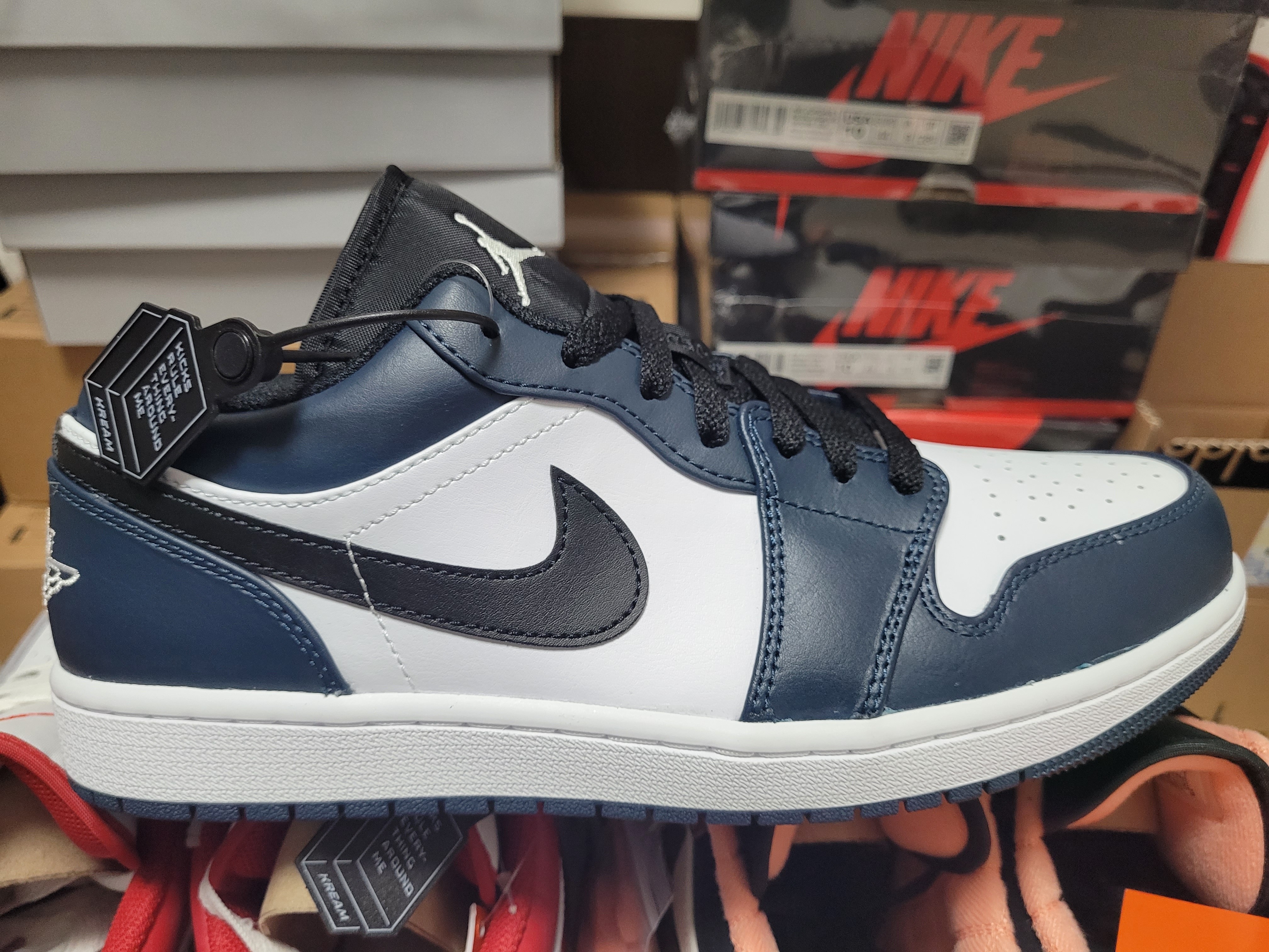 Jordan 1 Low SE Light Smoke Grey Gym Red, Jordan 1 Low Dark Teal 착용 스타일 - 4
