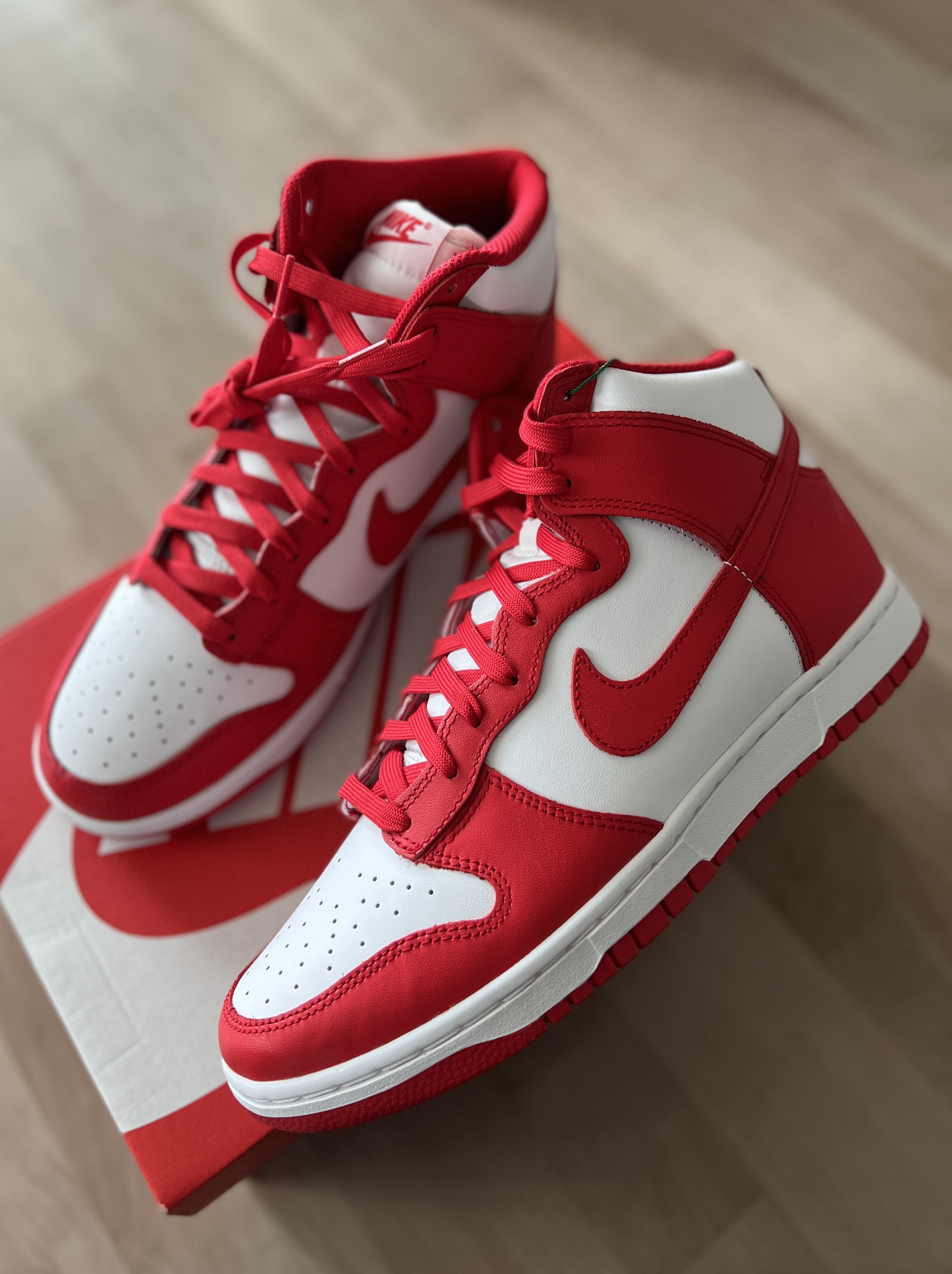 Nike Dunk High Retro Championship White and Red 착용 스타일