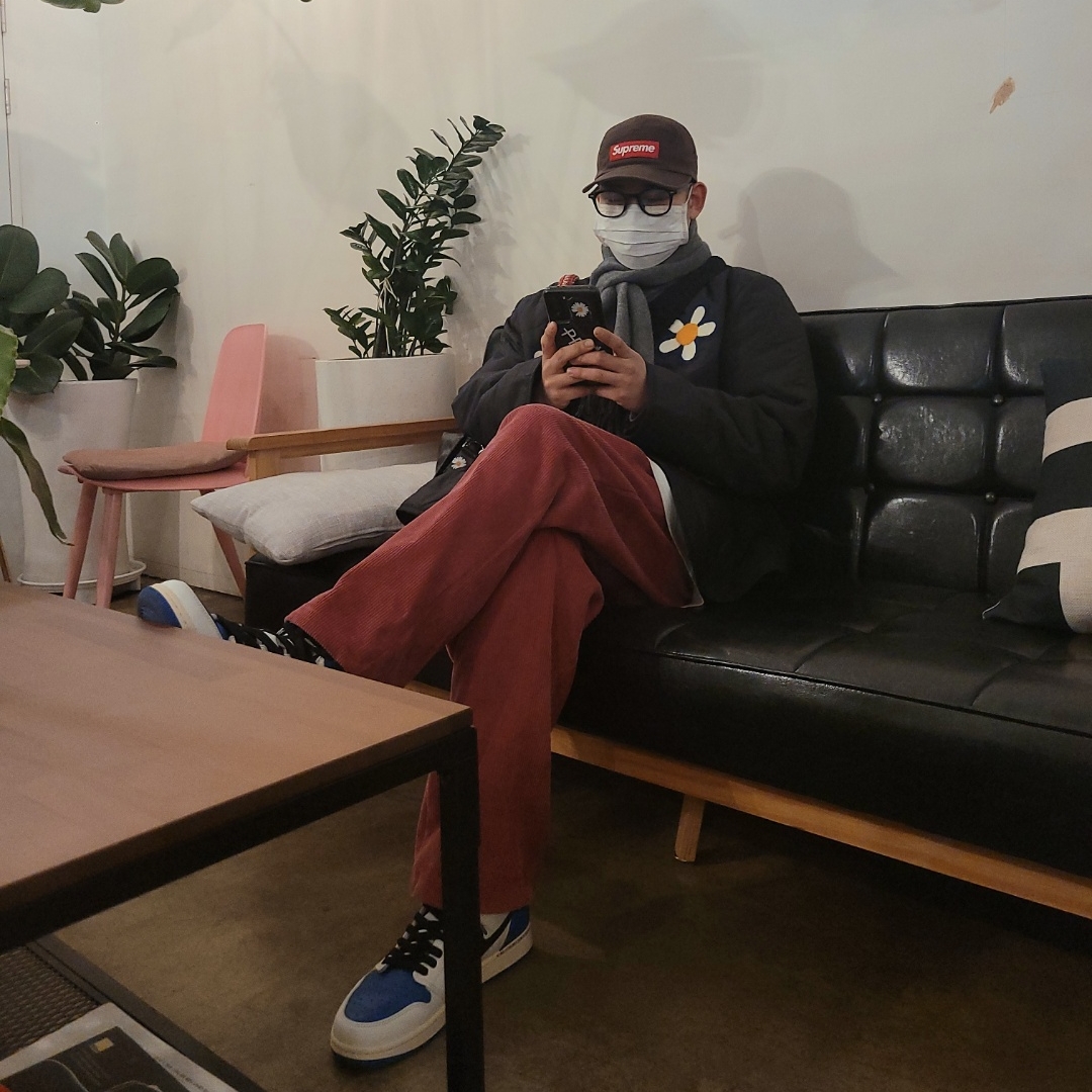 Supreme Washed Chino Twill Camp Cap Brown - 21FW, Jordan 1 x Travis Scott x Fragment Retro High OG SP Military Blue 착용 스타일