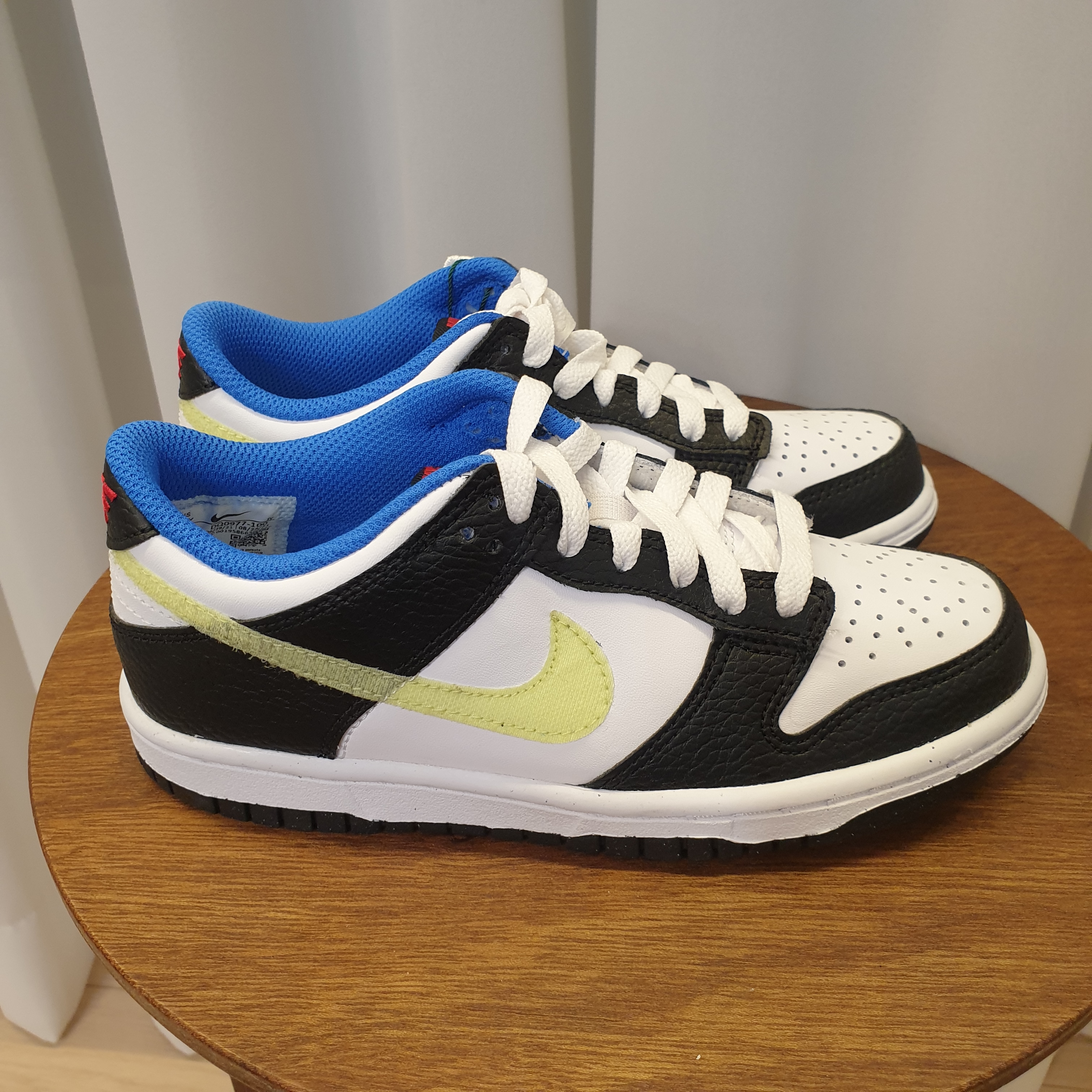 (GS) Nike Dunk Low Signal Blue Lemon Twist 착용 스타일 - 5
