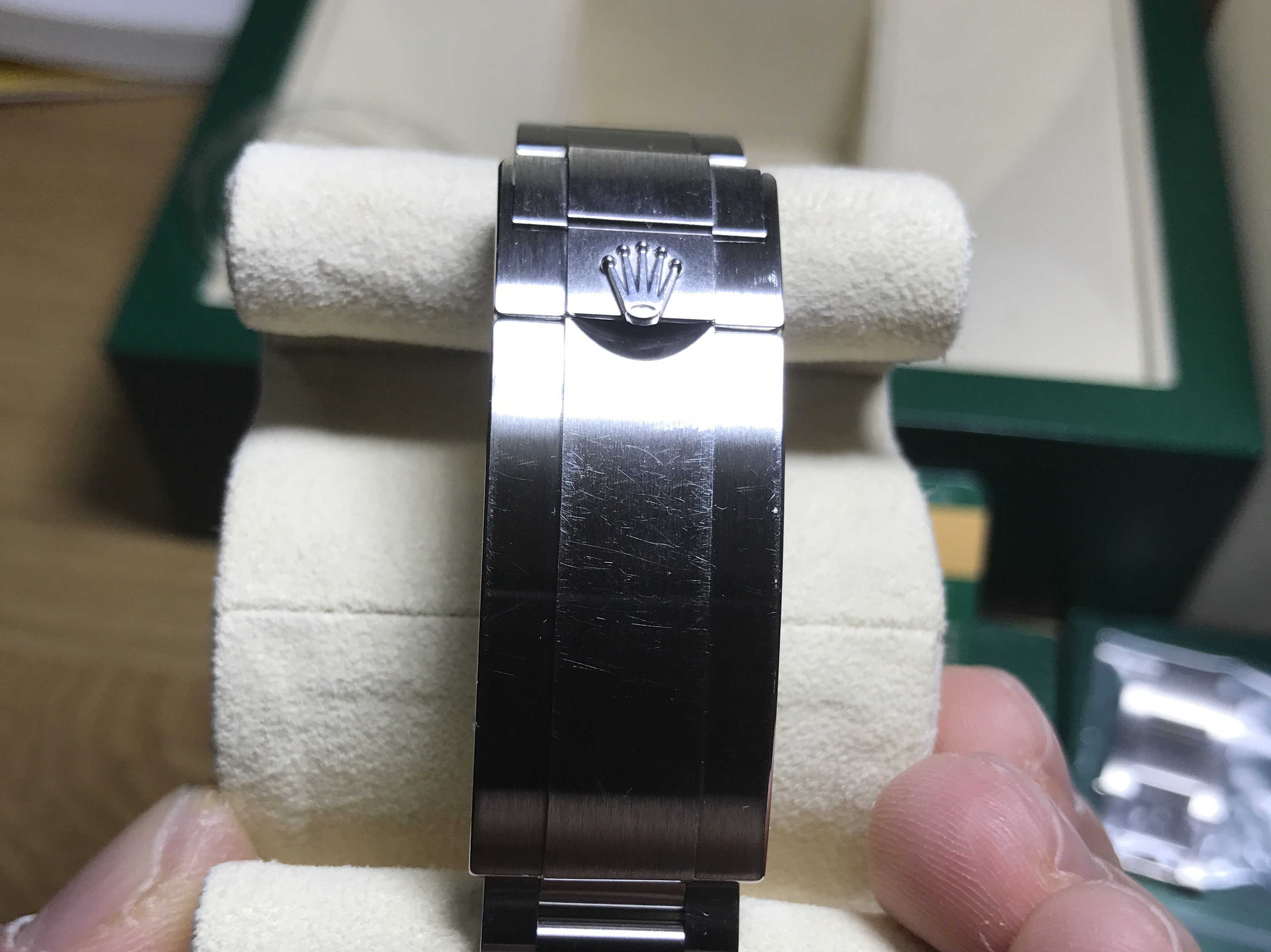 Rolex Submariner Date 41mm 126610LN Black Oyster 착용 스타일 - 3