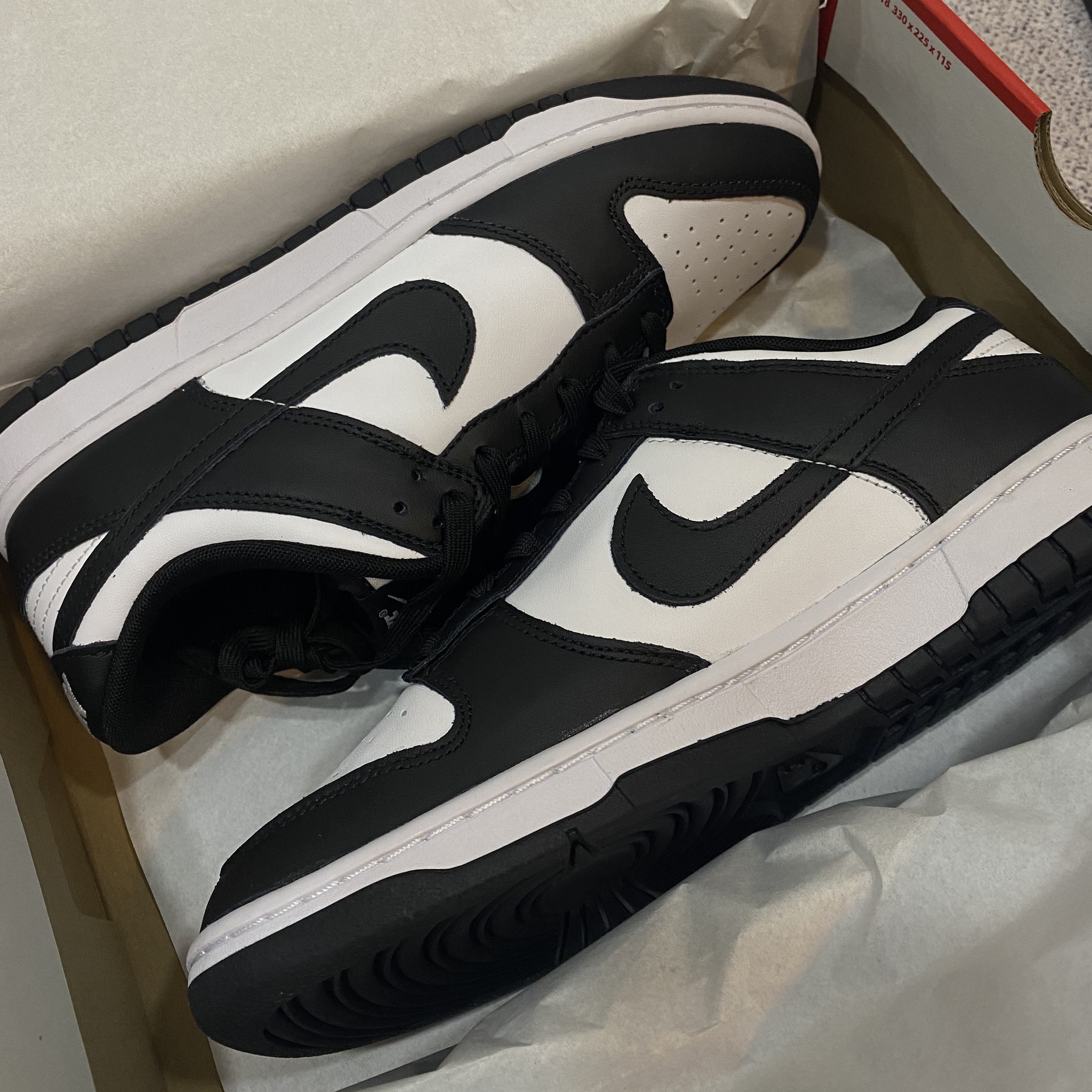 Nike Dunk Low Retro Black 착용 스타일 - 2