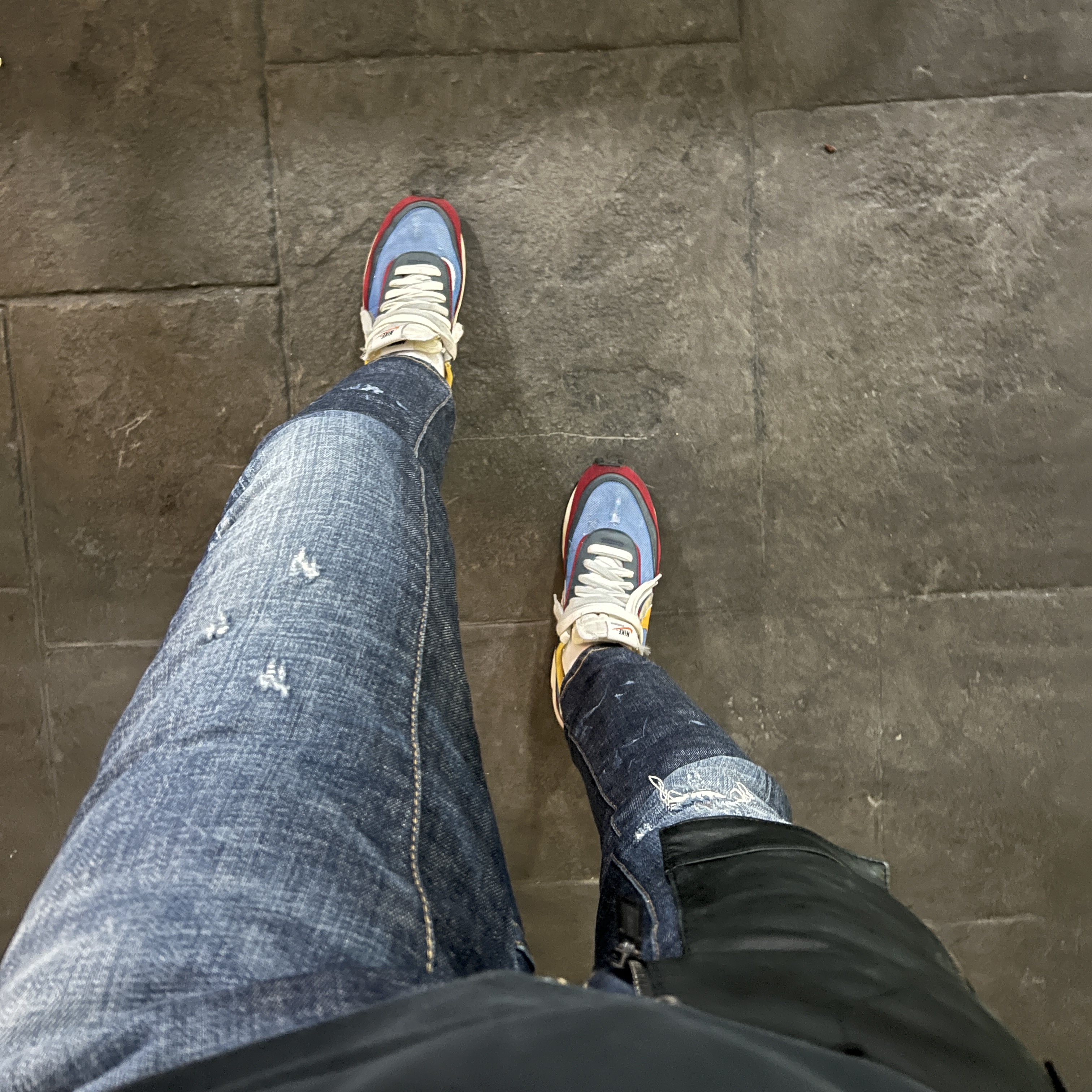 Nike x Sacai LDWaffle Blue Multi 착용 스타일