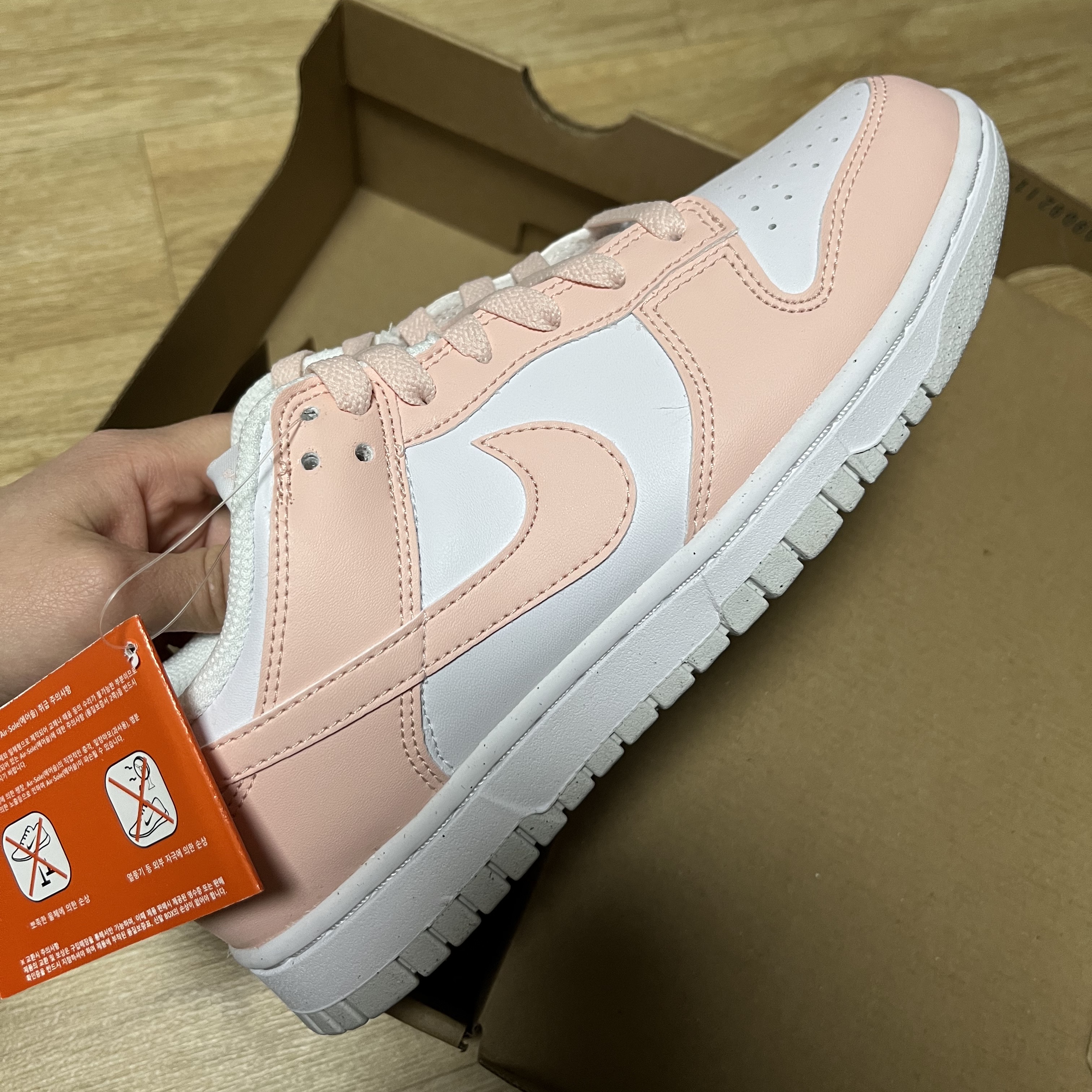 (W) Nike Dunk Low Next Nature Pale Coral 착용 스타일