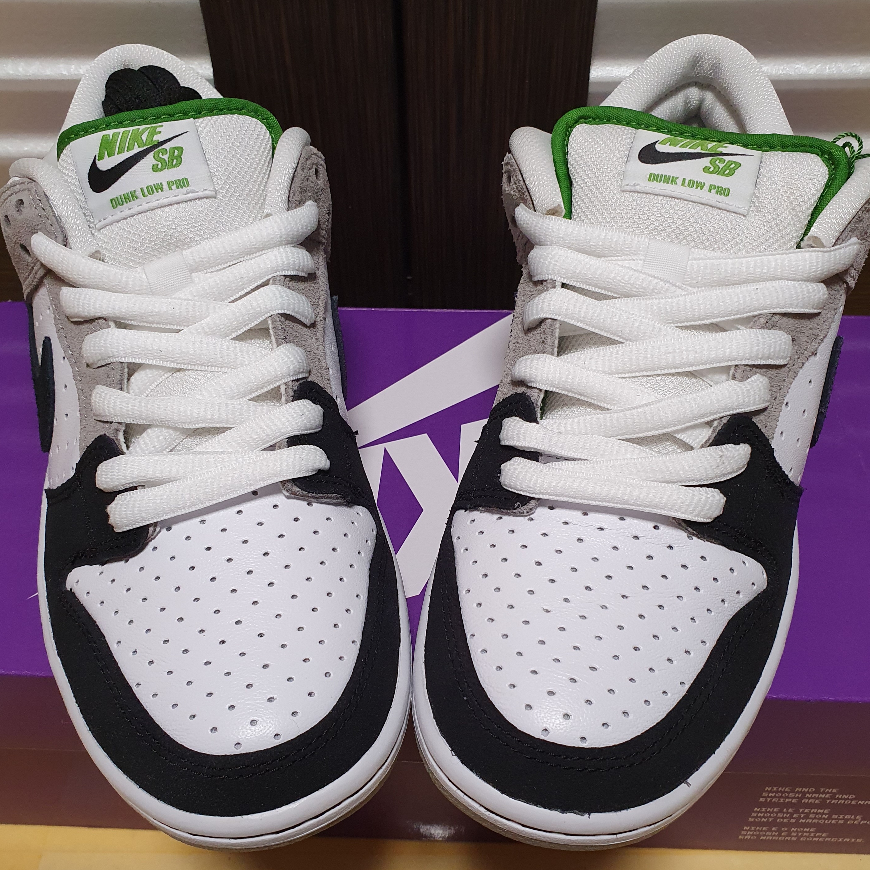 Nike SB Dunk Low Pro Chlorophyll 착용 스타일 - 2