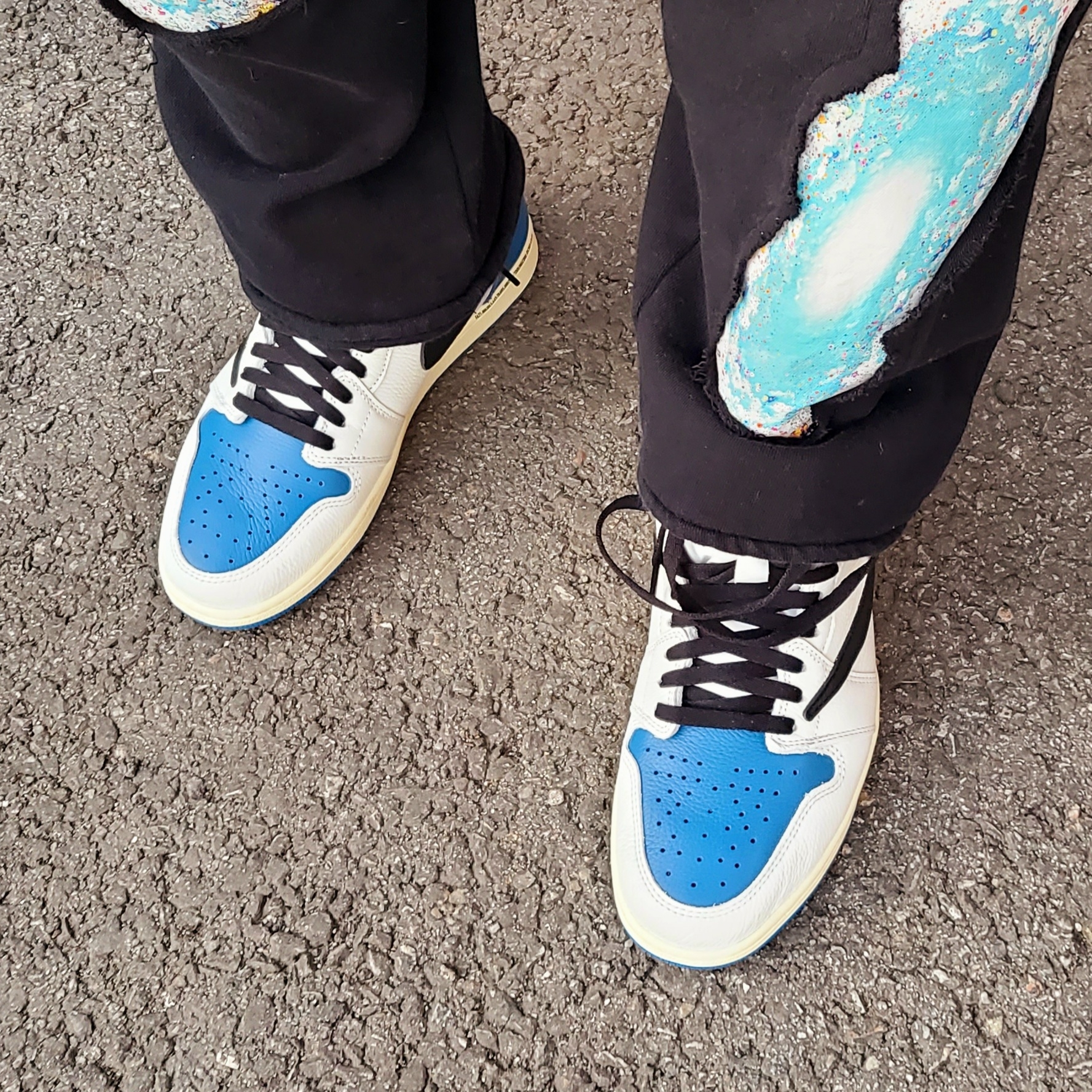 Jordan 1 x Travis Scott x Fragment Retro High OG SP Military Blue 착용 스타일 - 4