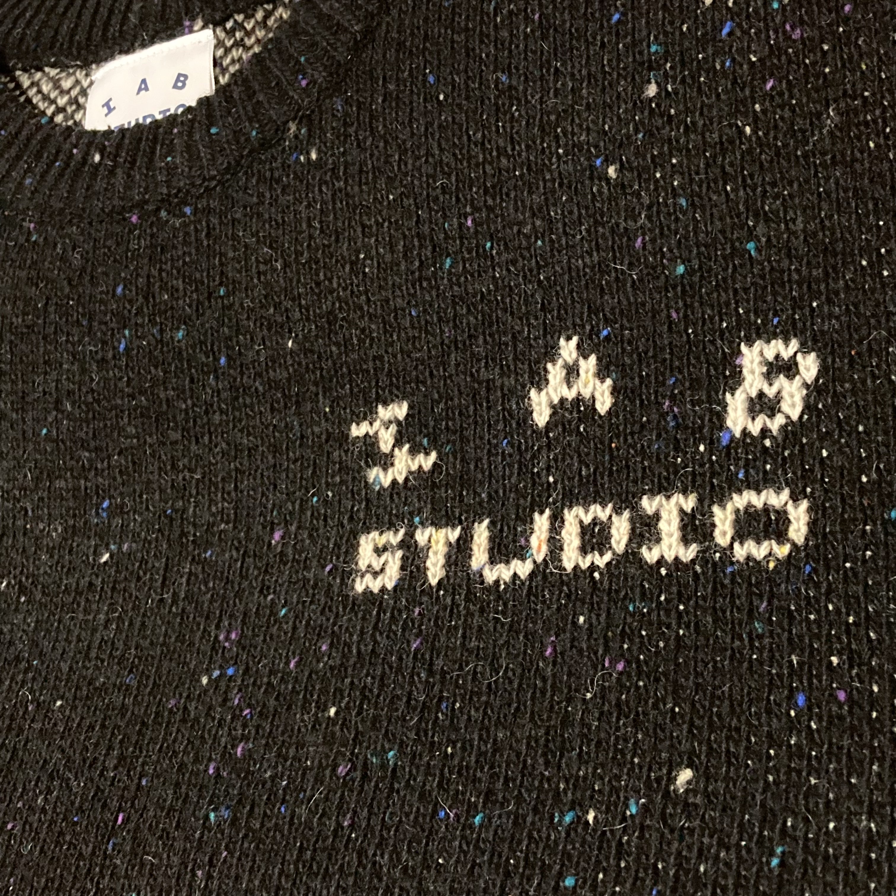 IAB Studio Knit Black 착용 스타일