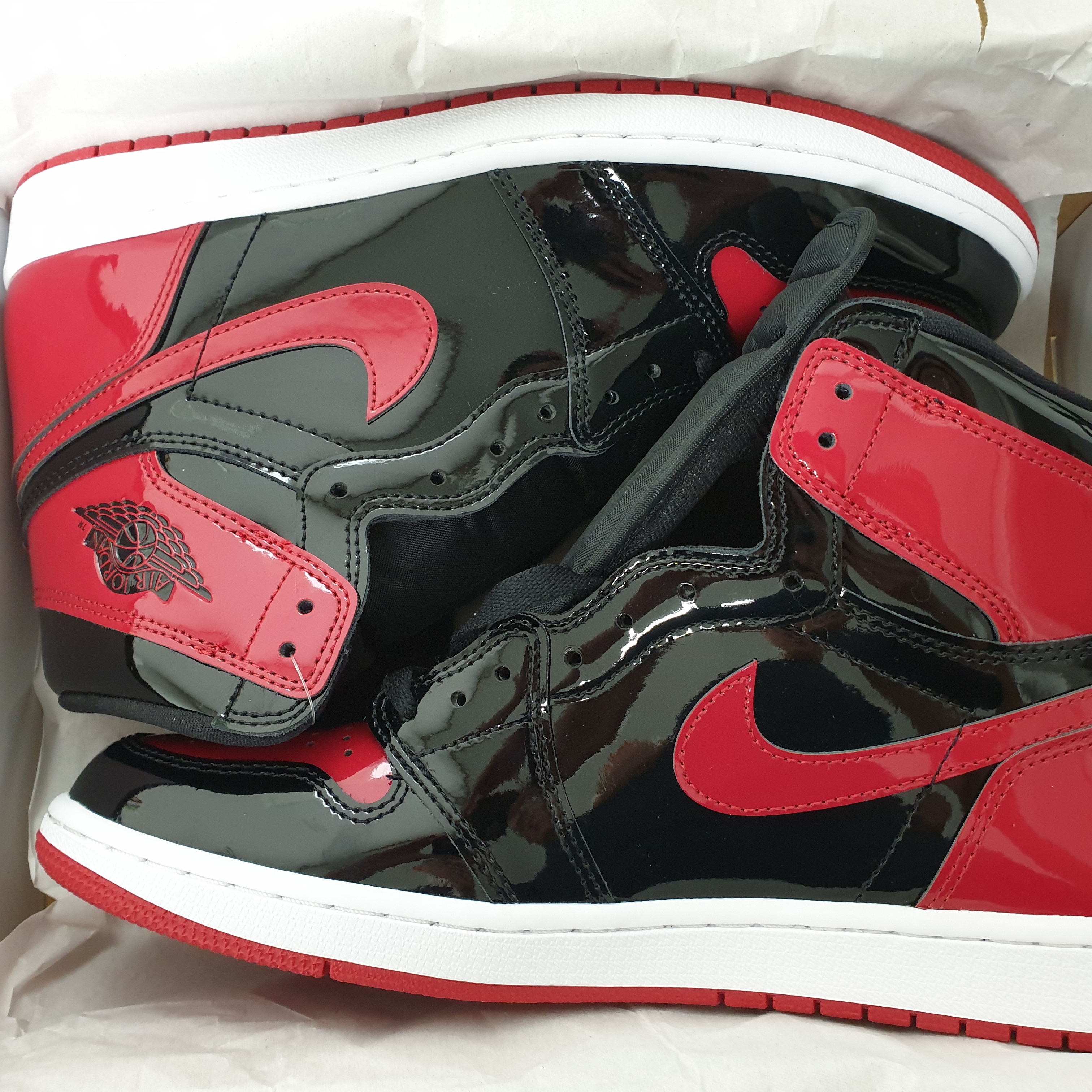 Jordan 1 Retro High OG Patent Bred 착용 스타일 - 5