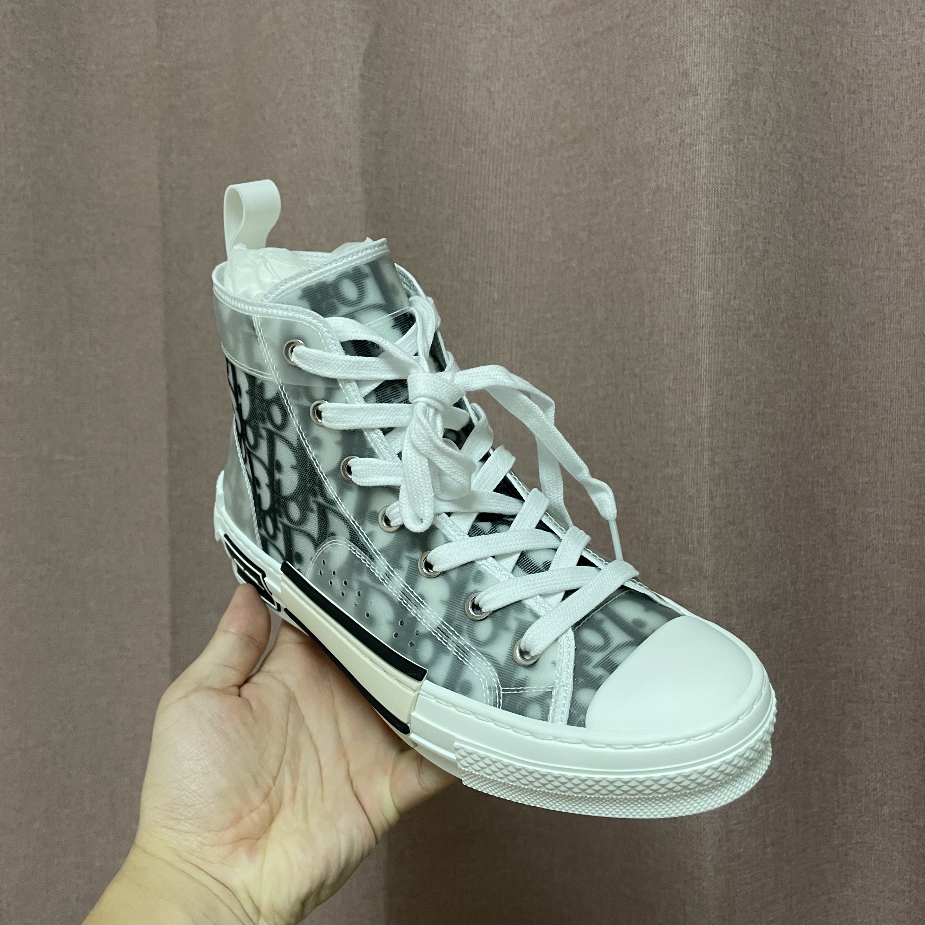 Dior B23 High Dior Oblique White & Black 착용 스타일