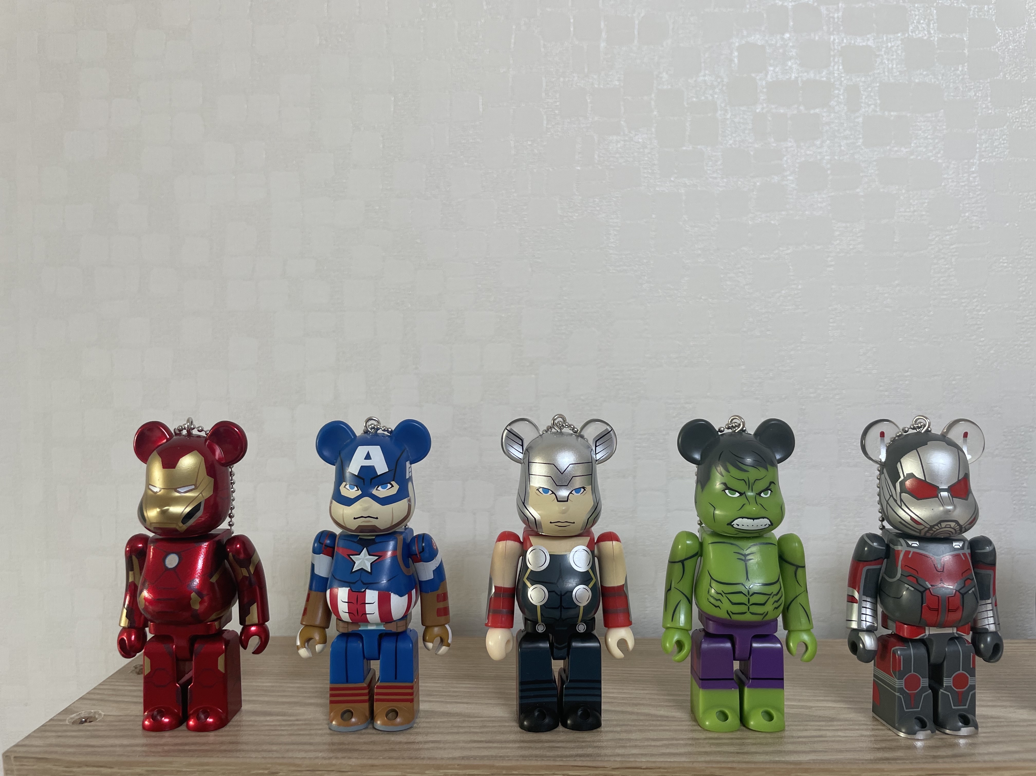 Bearbrick Happy Kuji Marvel Set 20 Pack 100% 착용 스타일 - 1
