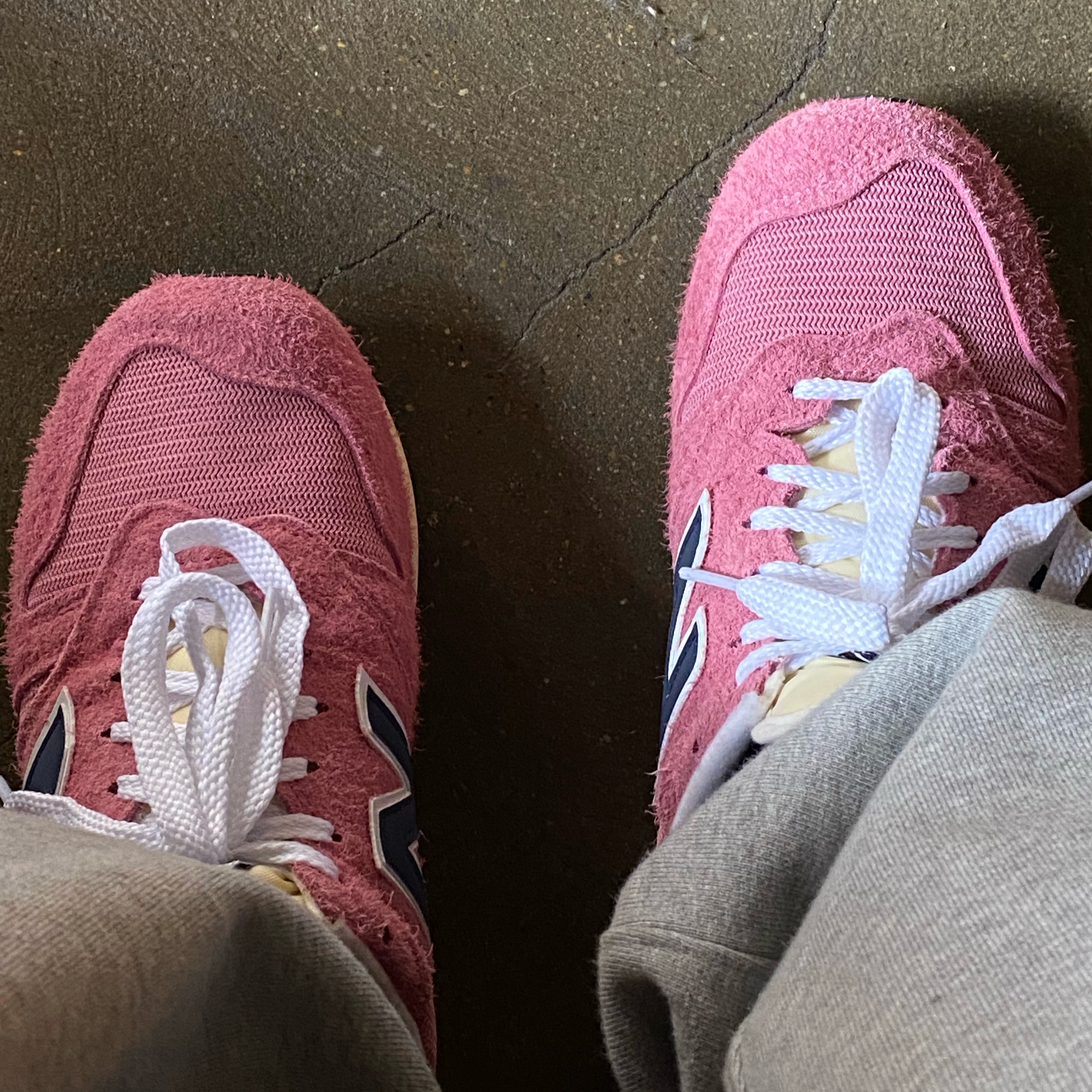 New Balance x Aime Leon Dore 1300 Dusty Pink 착용 스타일 - 1