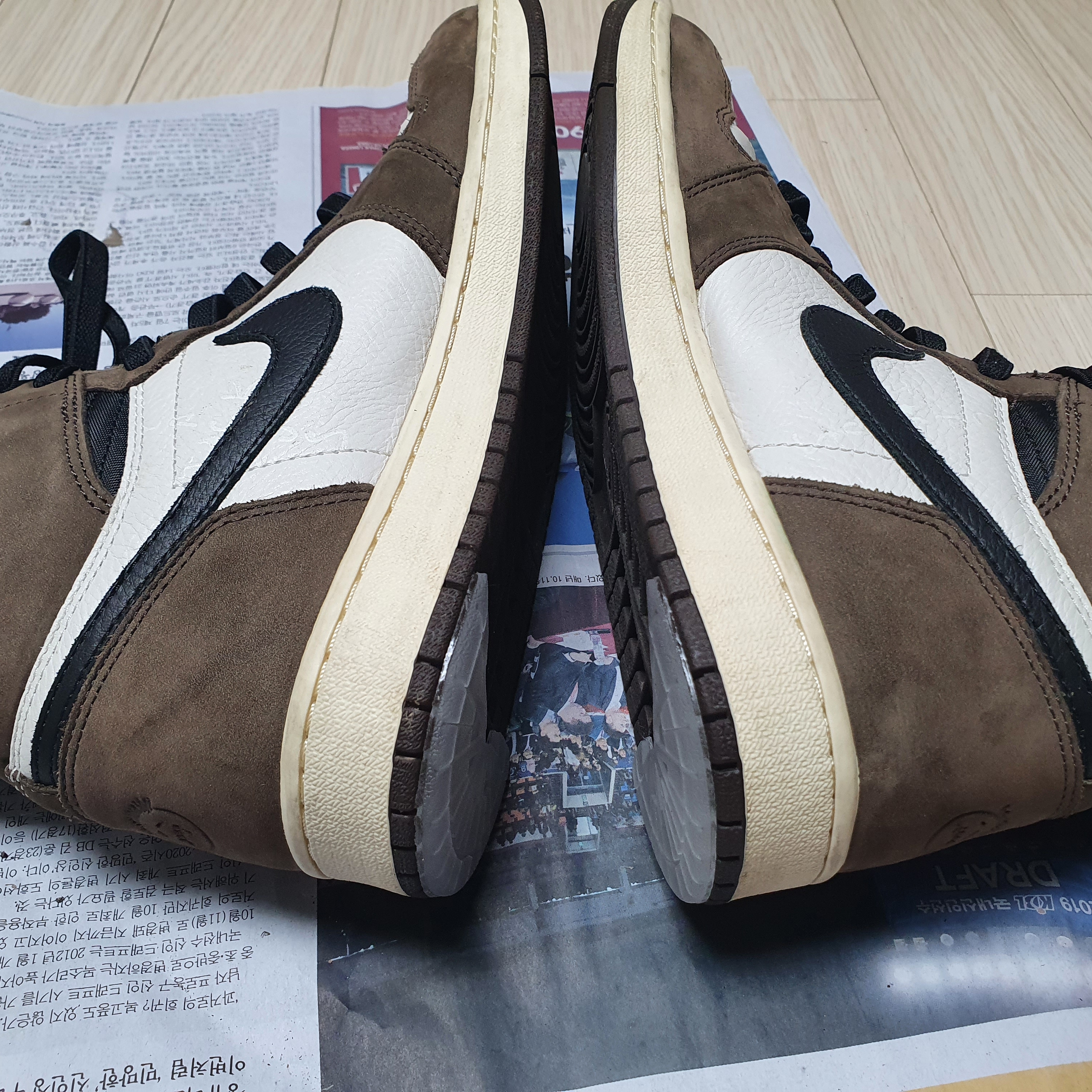 Jordan 1 x Travis Scott x Fragment Retro Low OG SP Military Blue, Jordan 1 x Travis Scott Retro Low OG SP Mocha 착용 스타일 - 4