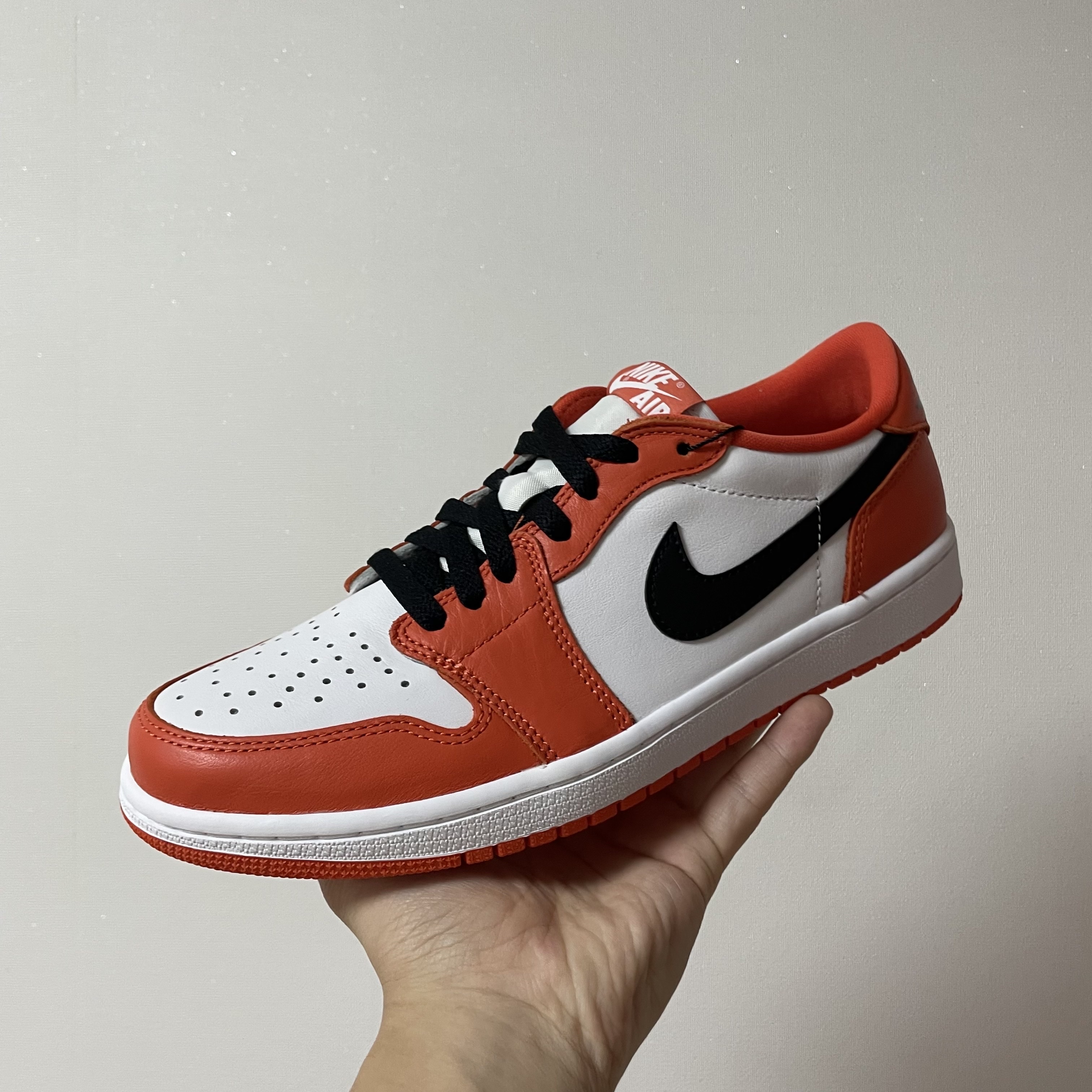 Jordan 1 Low OG Starfish 착용 스타일