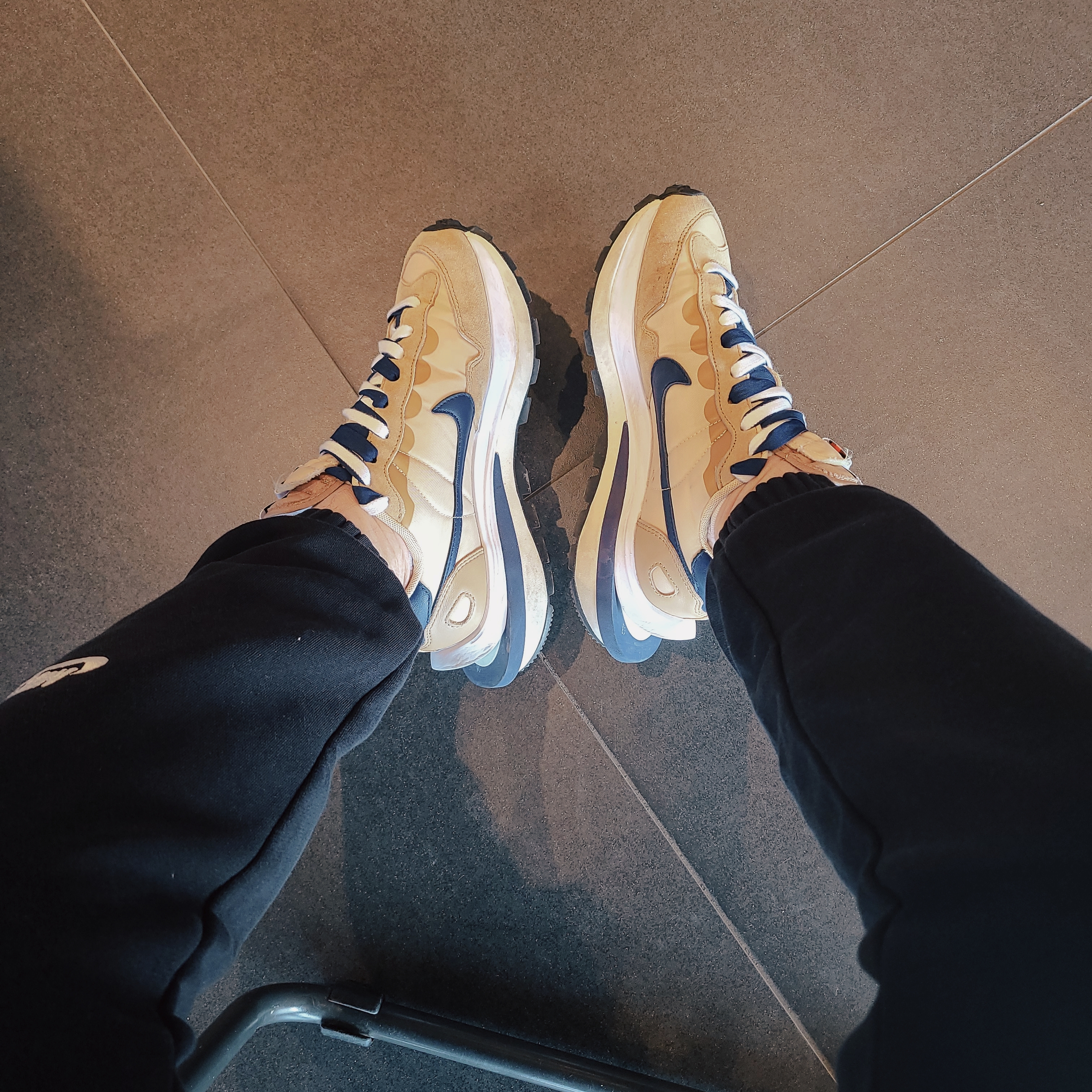 Nike x Sacai VaporWaffle Sesame and Blue Void 착용 스타일 - 1