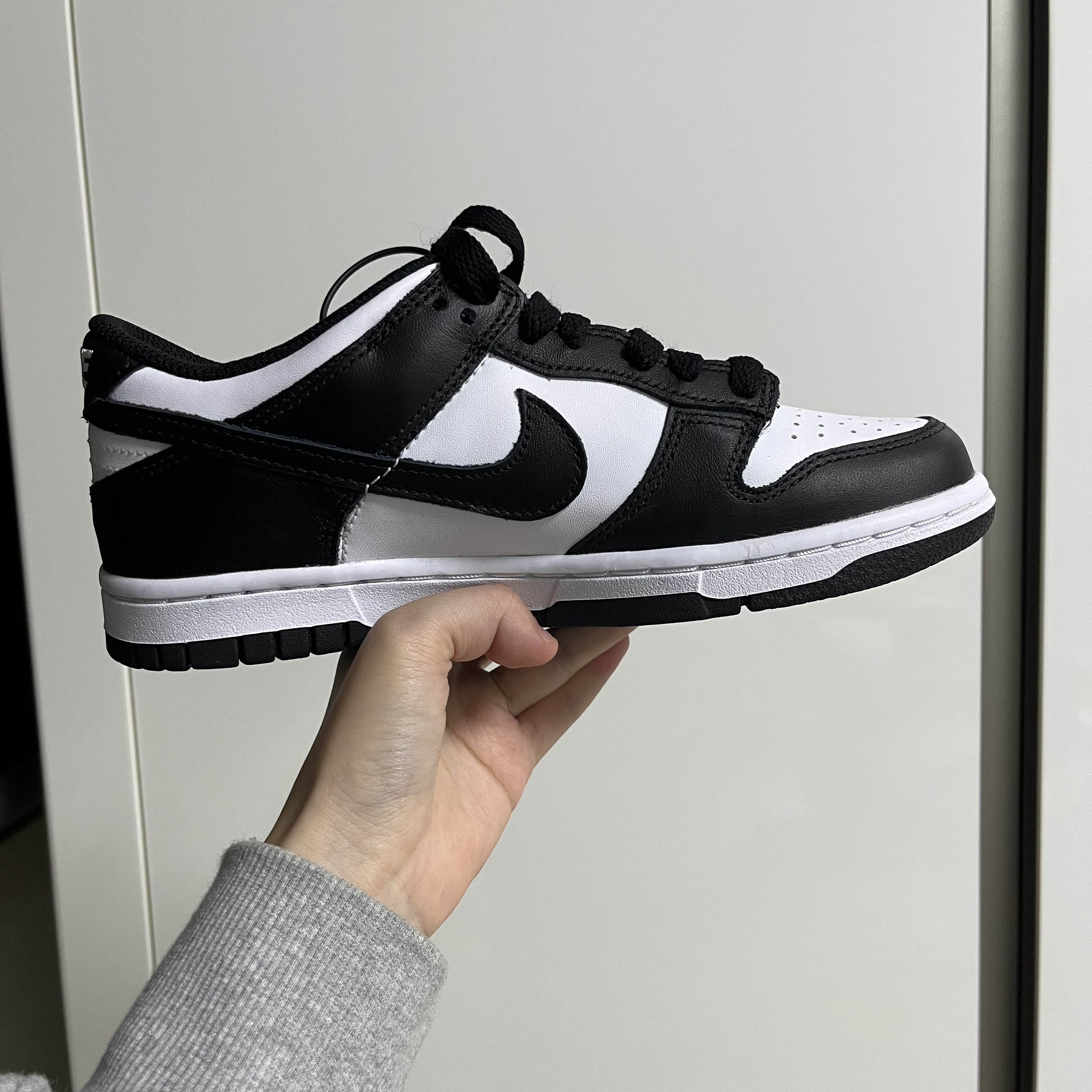 Nike Dunk Low Retro Black 착용 스타일