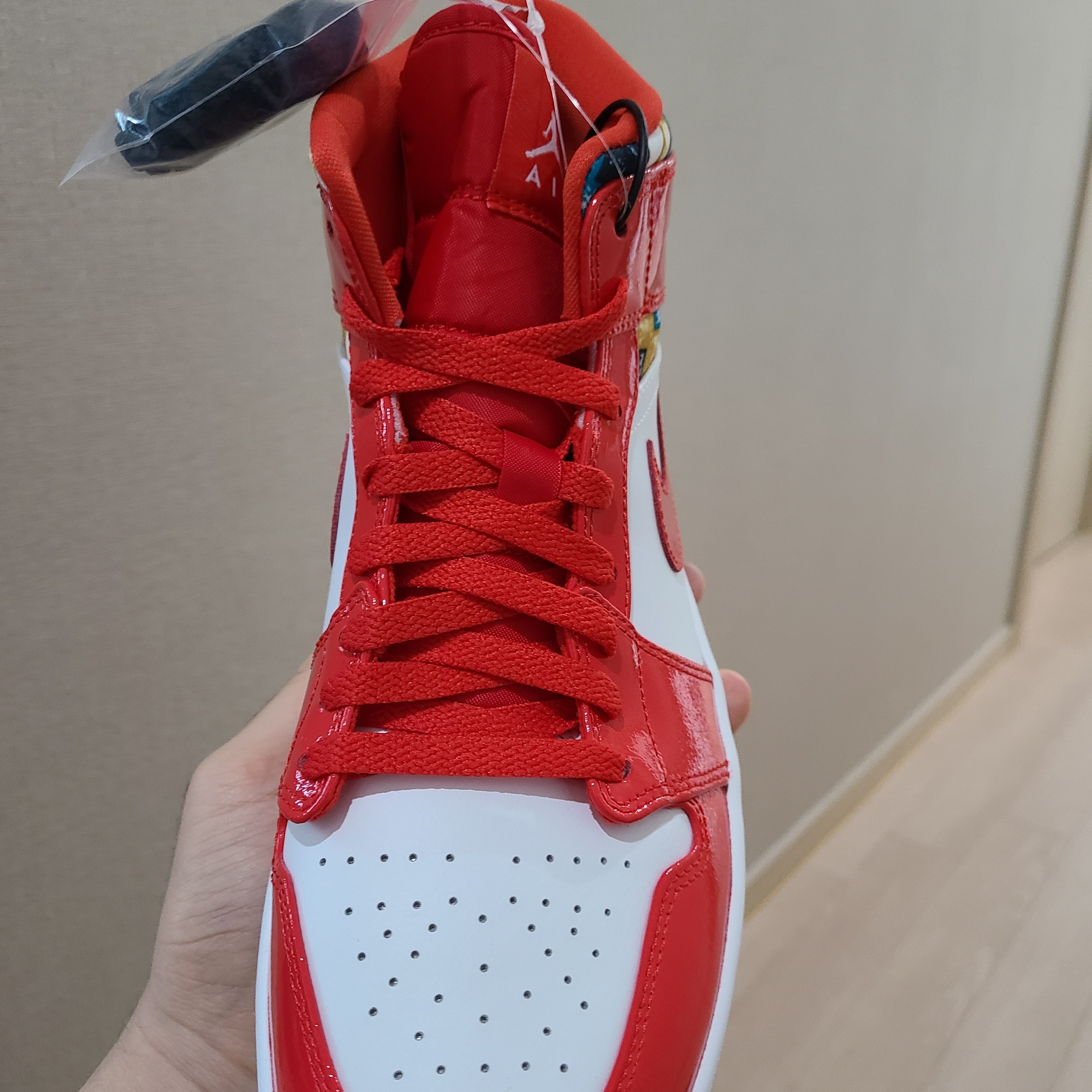 Jordan 1 Mid SE Barcelona Sweater 착용 스타일 - 3