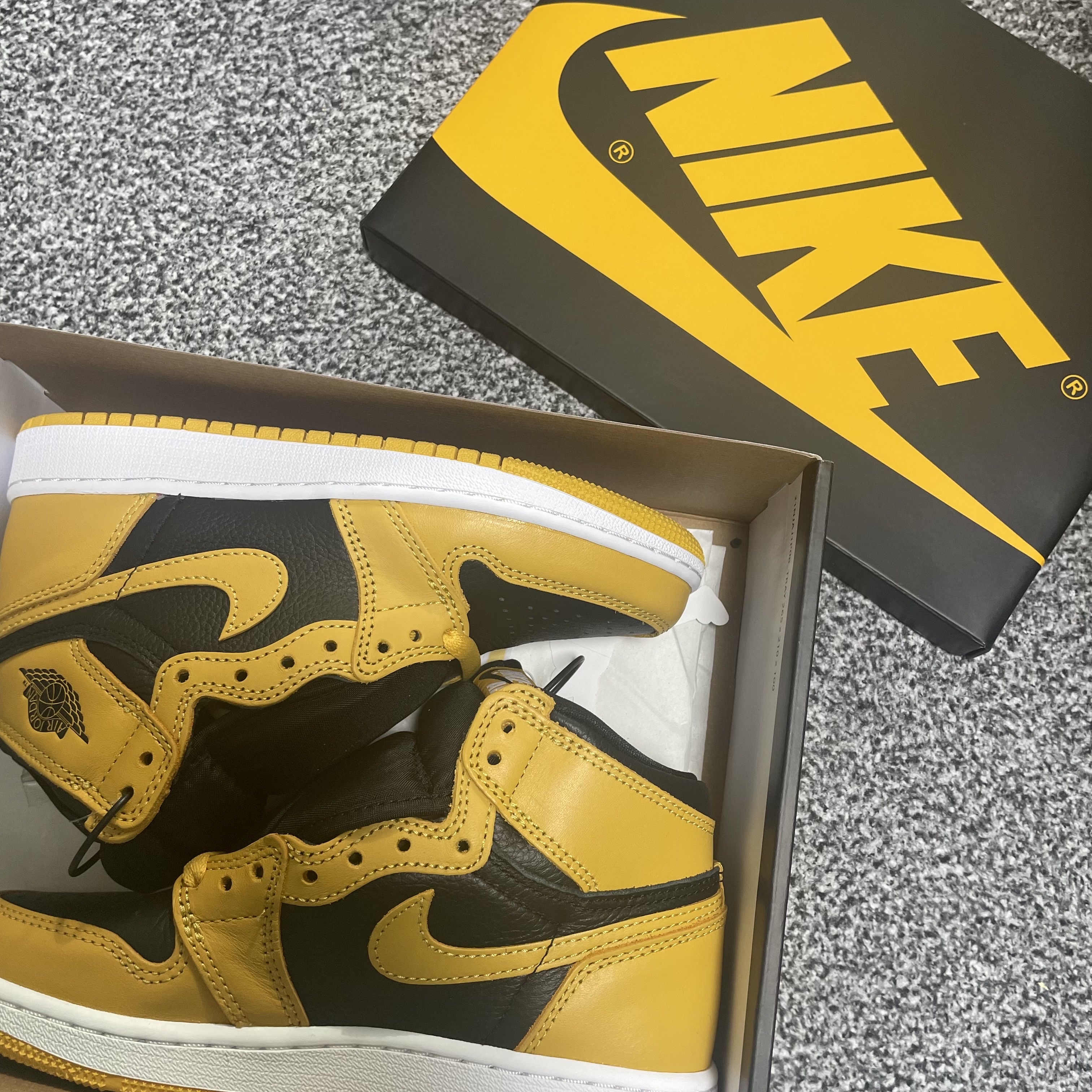 (GS) Jordan 1 Retro High OG Pollen 착용 스타일