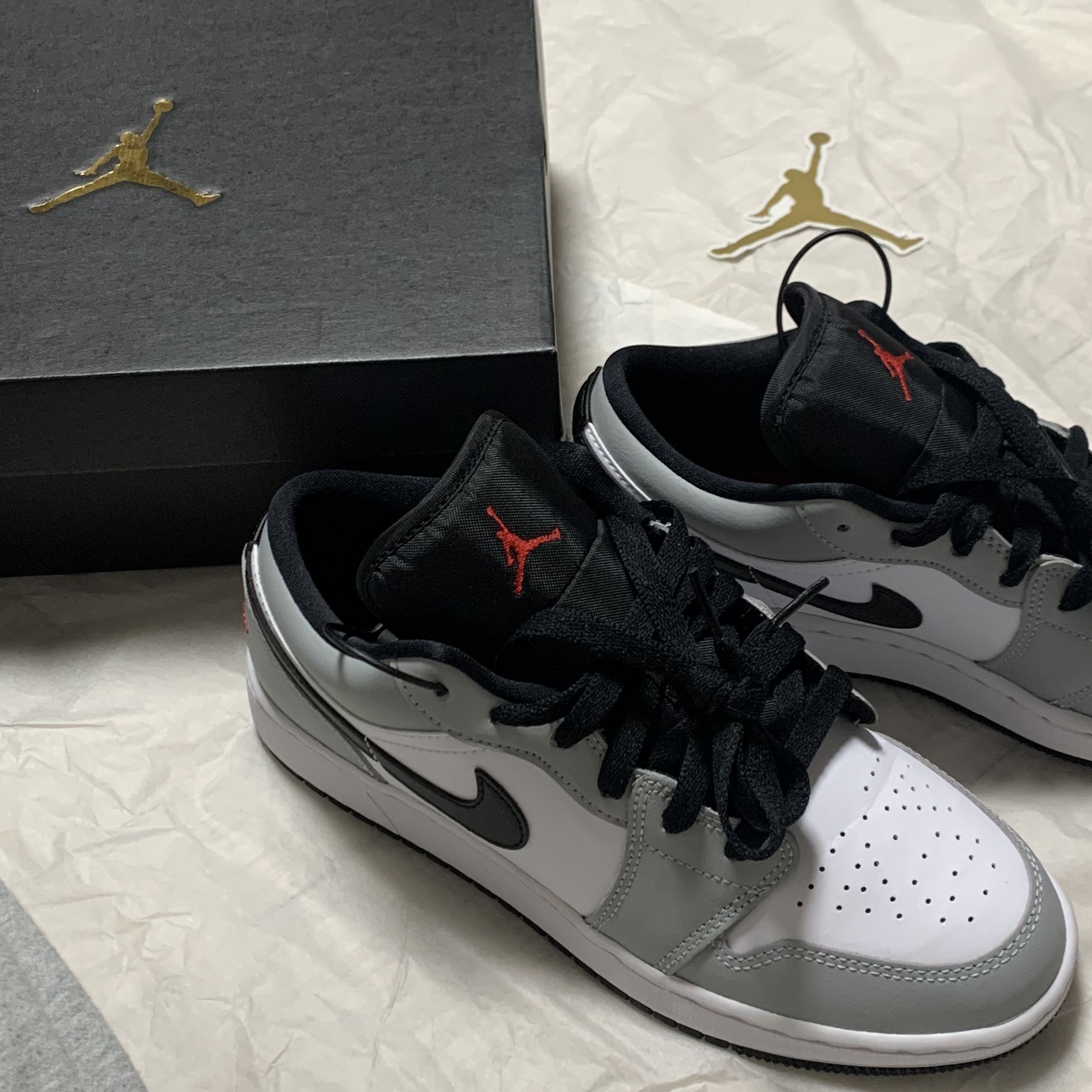Jordan 1 Low Light Smoke Grey 착용 스타일