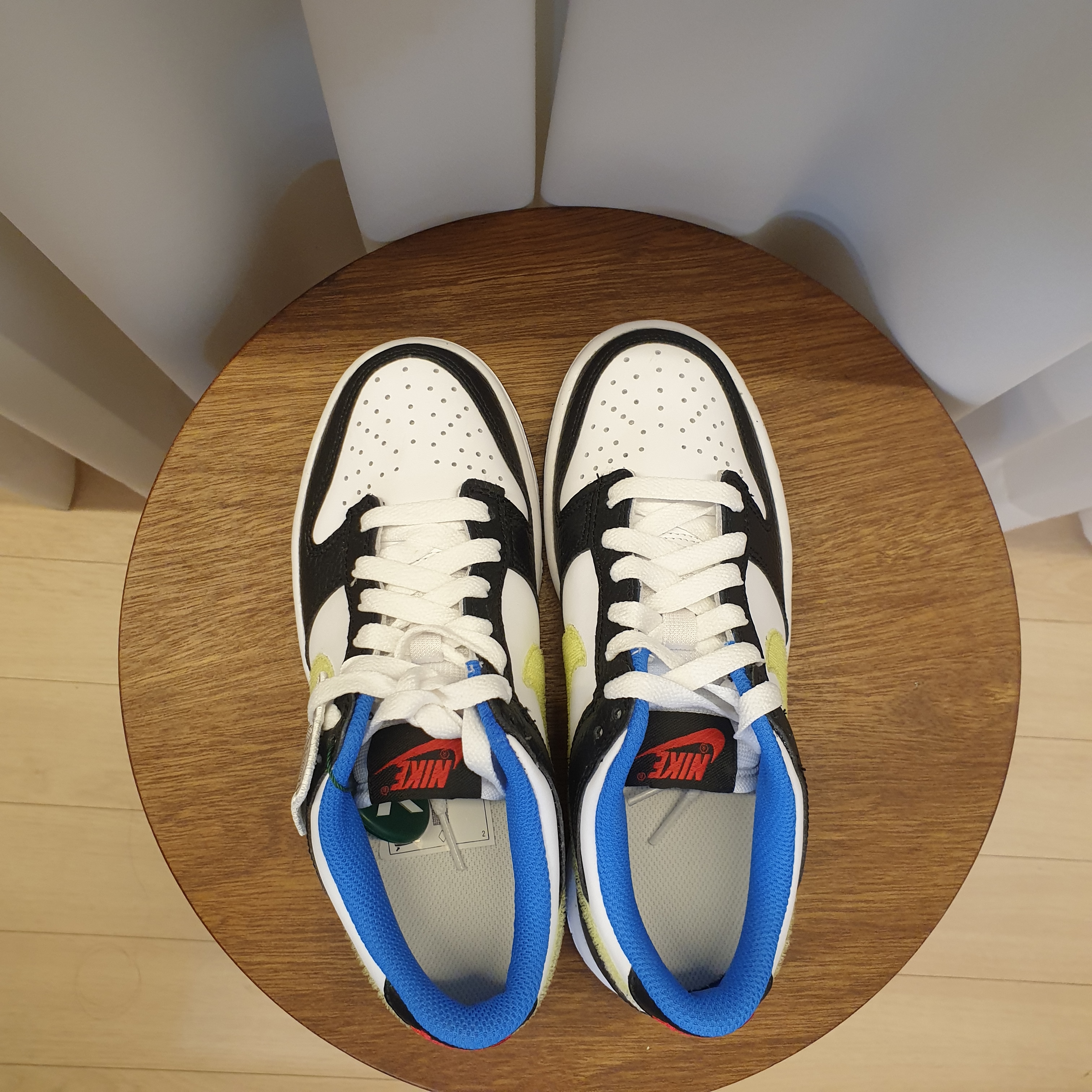 (GS) Nike Dunk Low Signal Blue Lemon Twist 착용 스타일 - 3