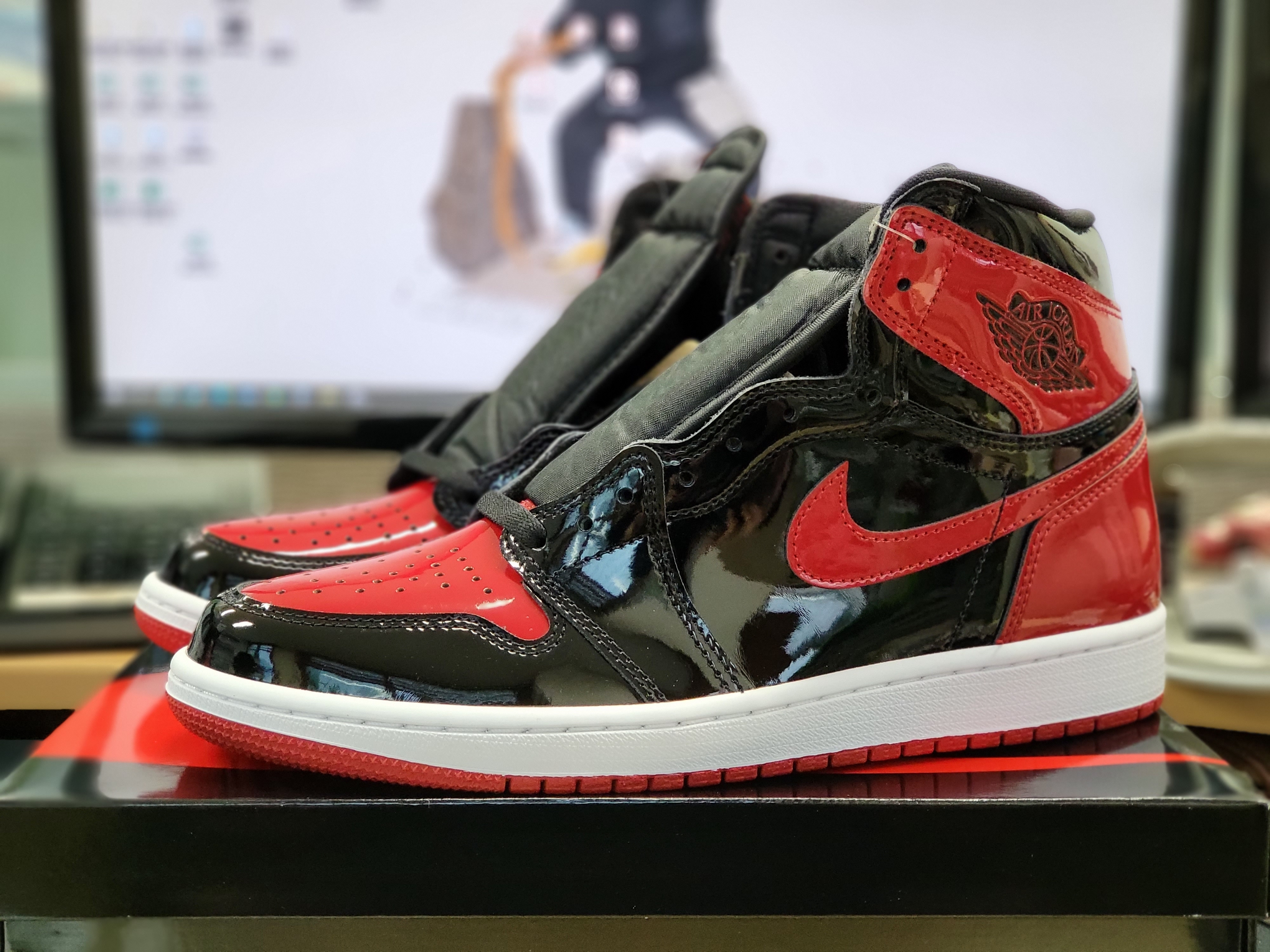 Jordan 1 Retro High OG Patent Bred 착용 스타일