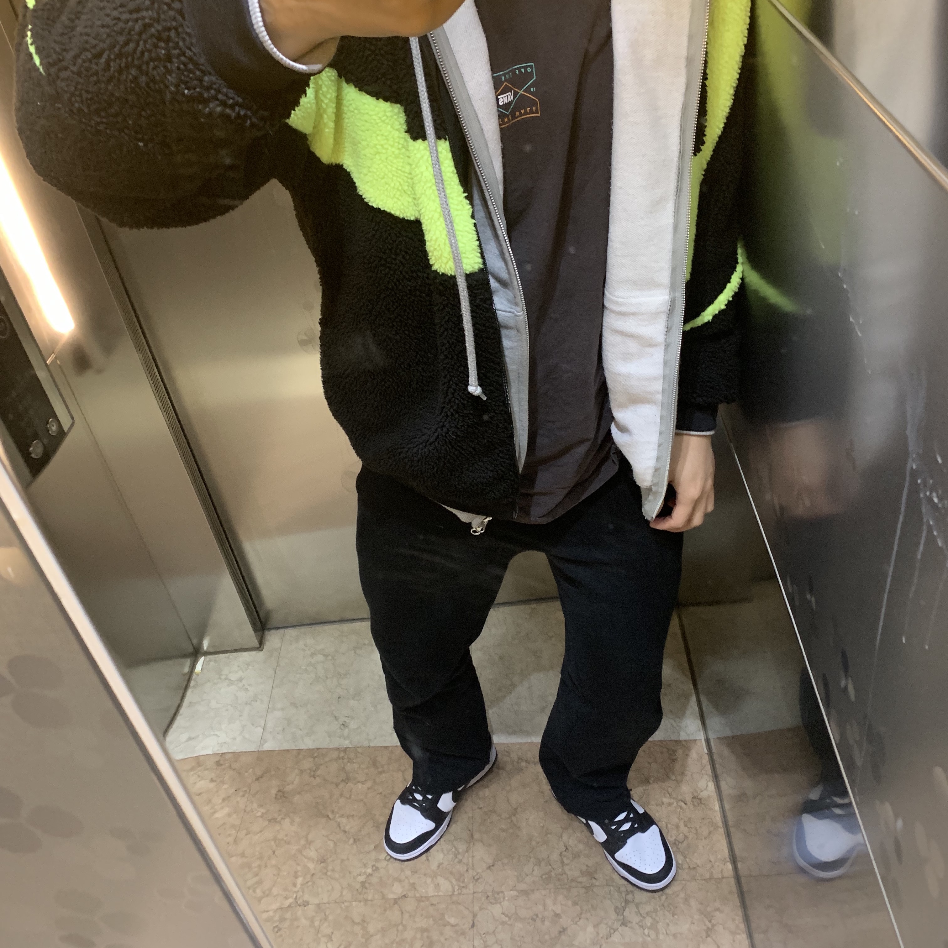 Nike Dunk Low Retro Black, Nike Big Swoosh Full Zip Jacket Black Volt 착용 스타일