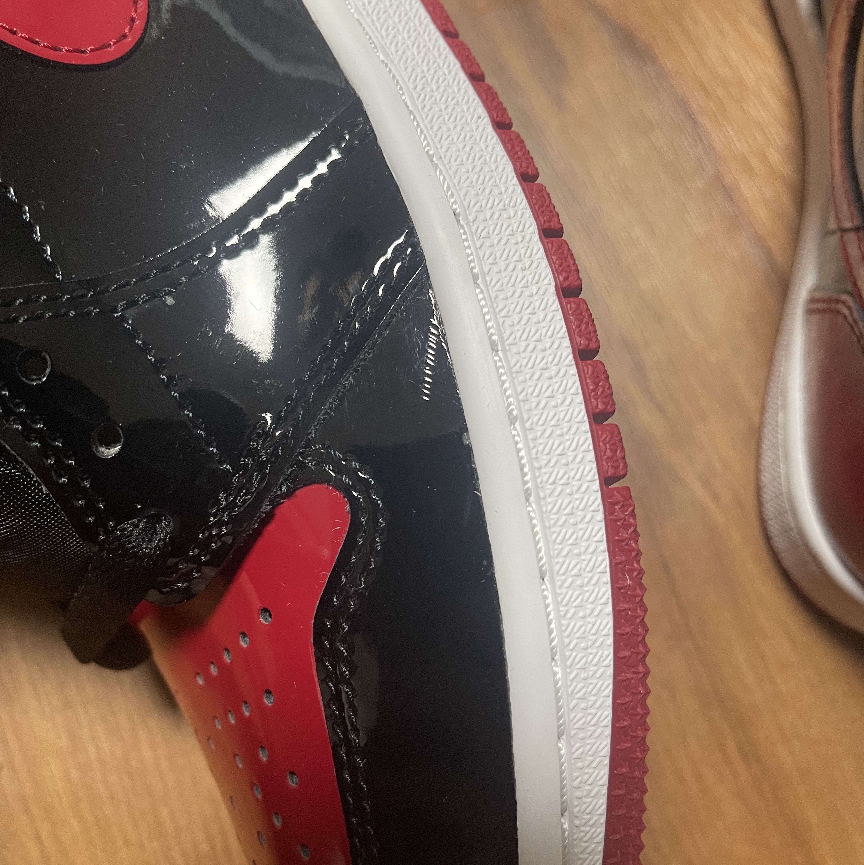 Jordan 1 Retro High OG Patent Bred 착용 스타일 - 2